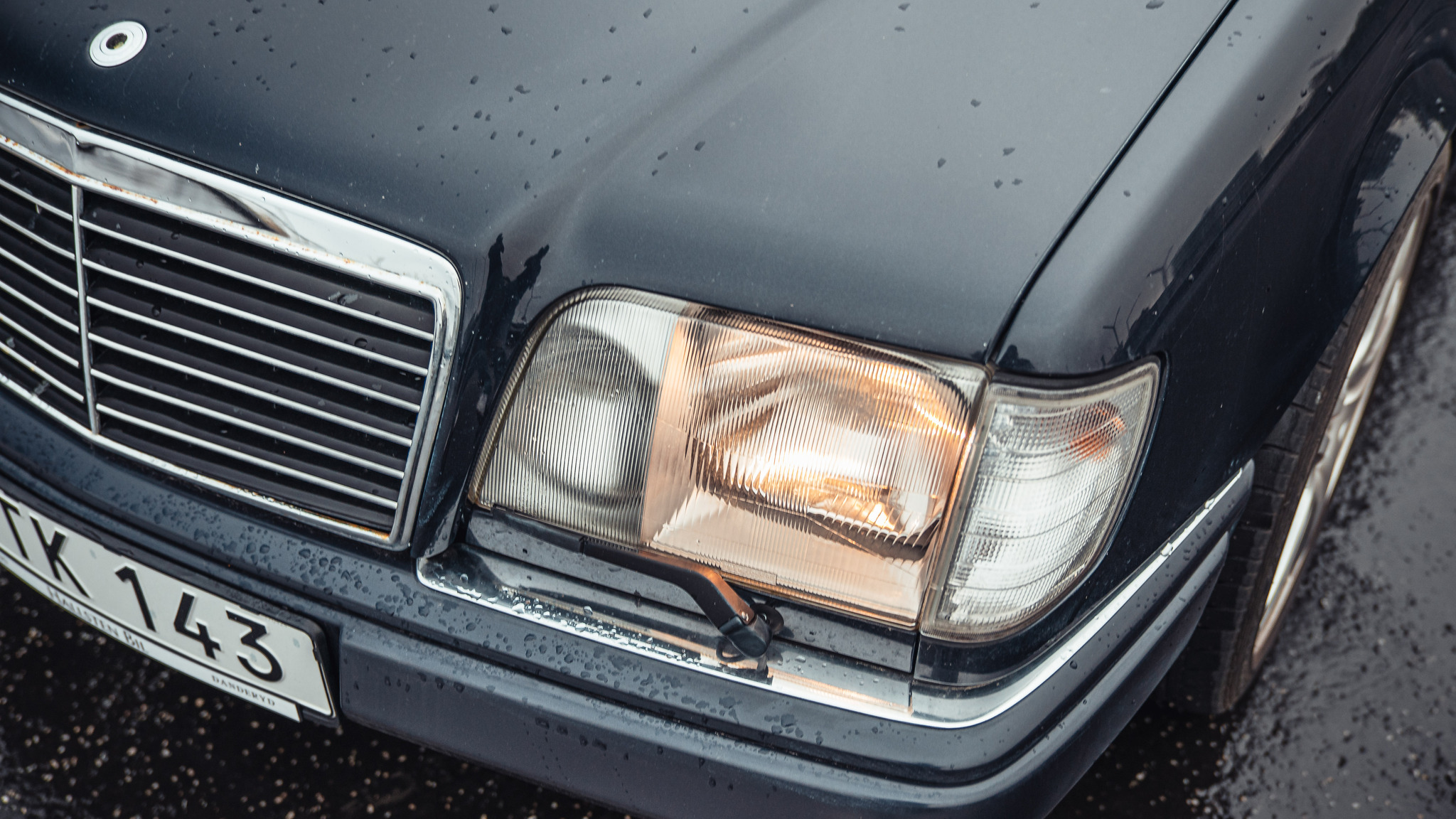 Exteriörbild på 1995 Mercedes Benz E320 Cabriolet (16)