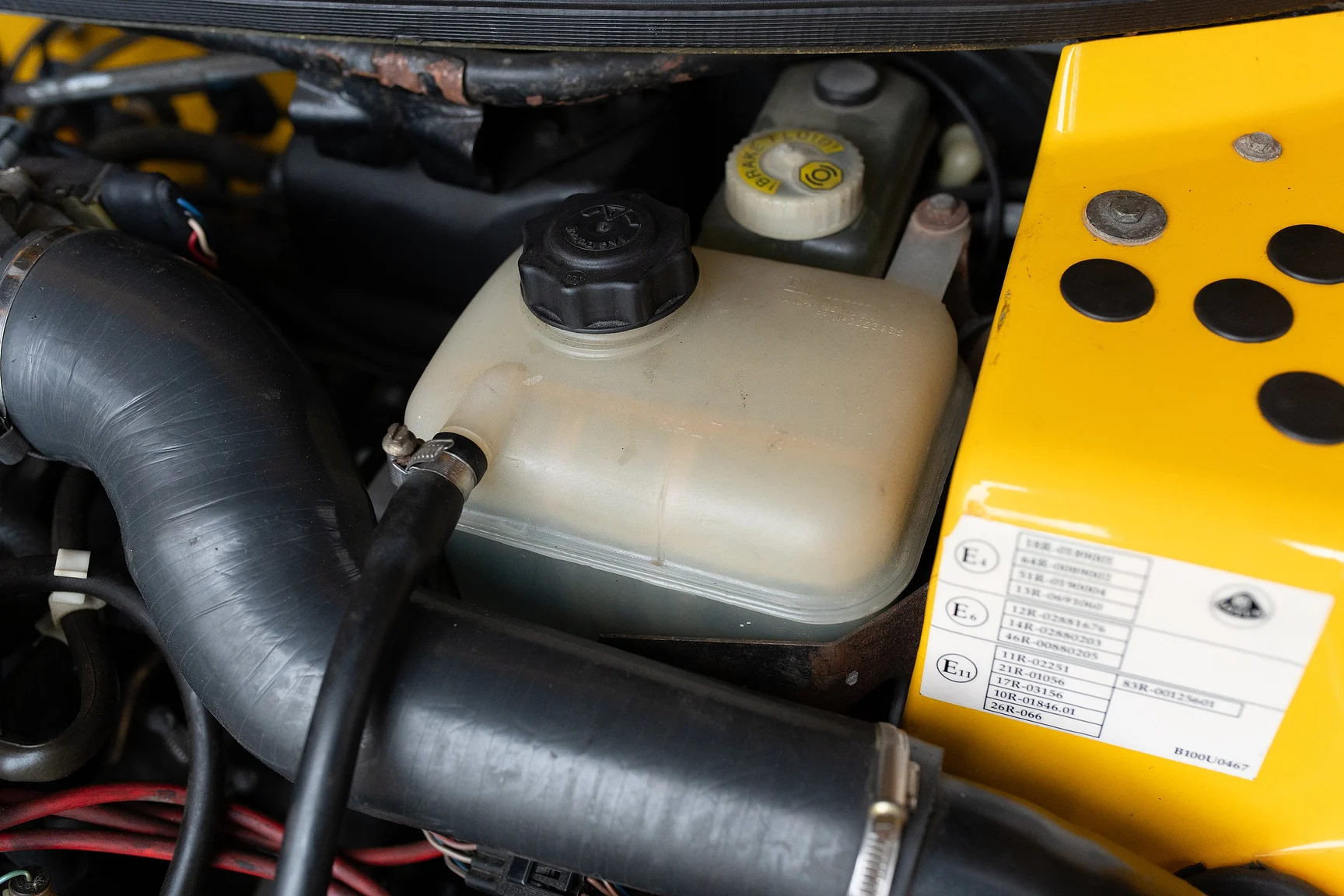 Image of 1995 Lotus Elan Roadster (17) mechanics