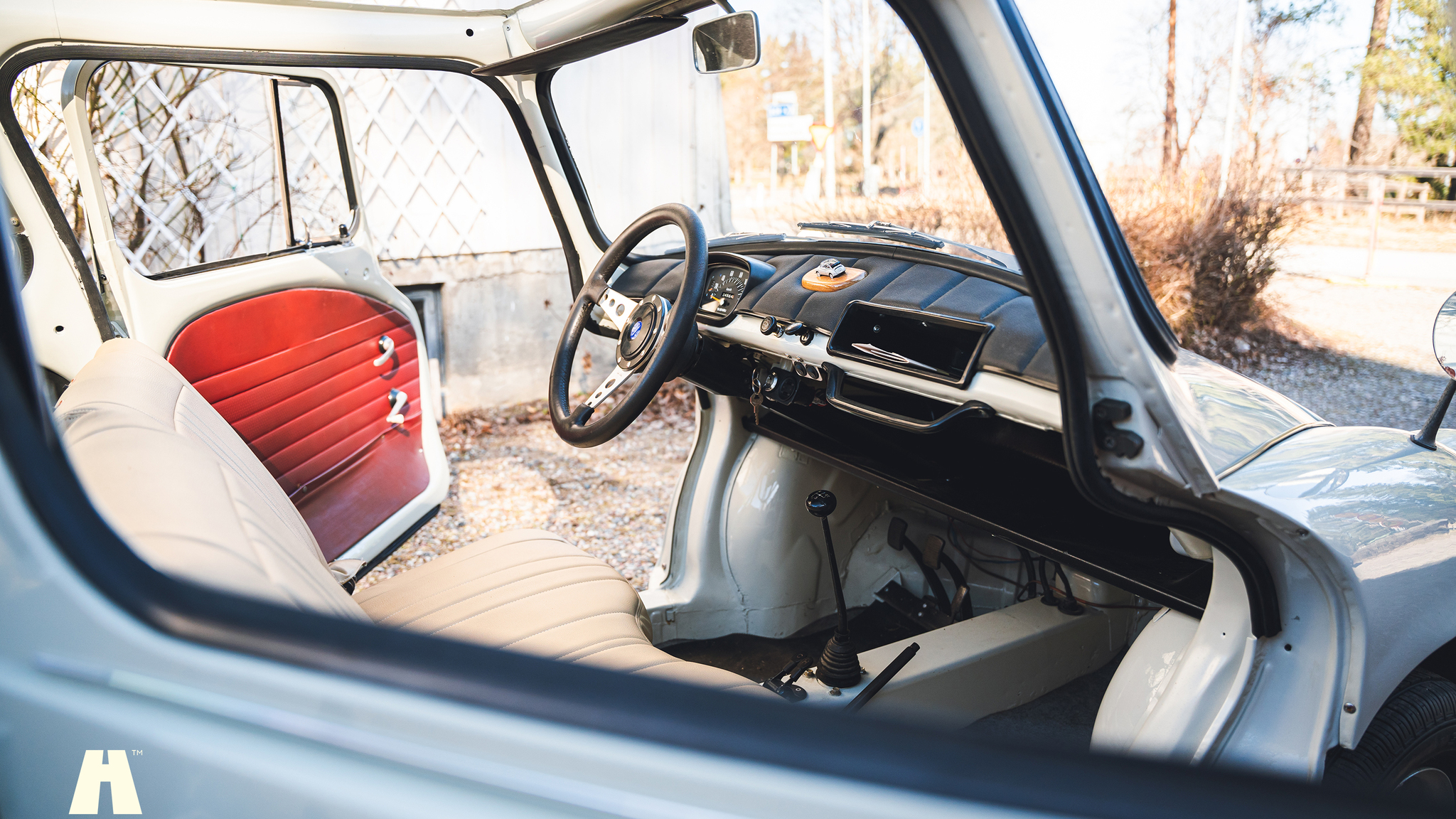 Interiörbild 1968 Subaru 360 Deluxe (3)