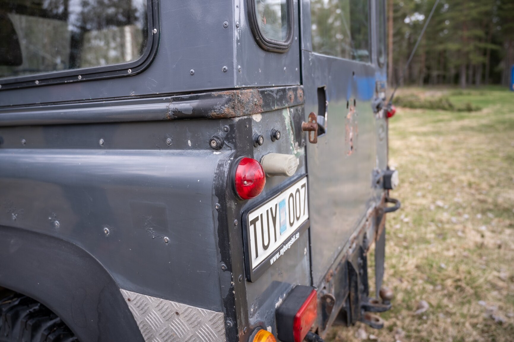 Exterior image of 1986 Land Rover 90 2.5D