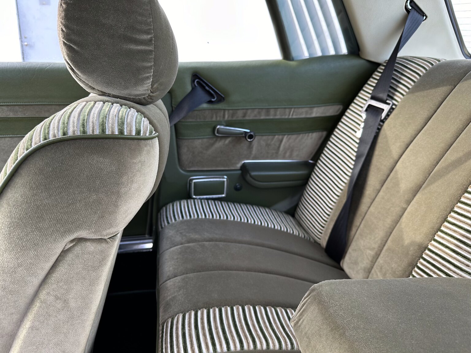 Innenraumfoto von 1974 Mercedes Benz 450 SLC