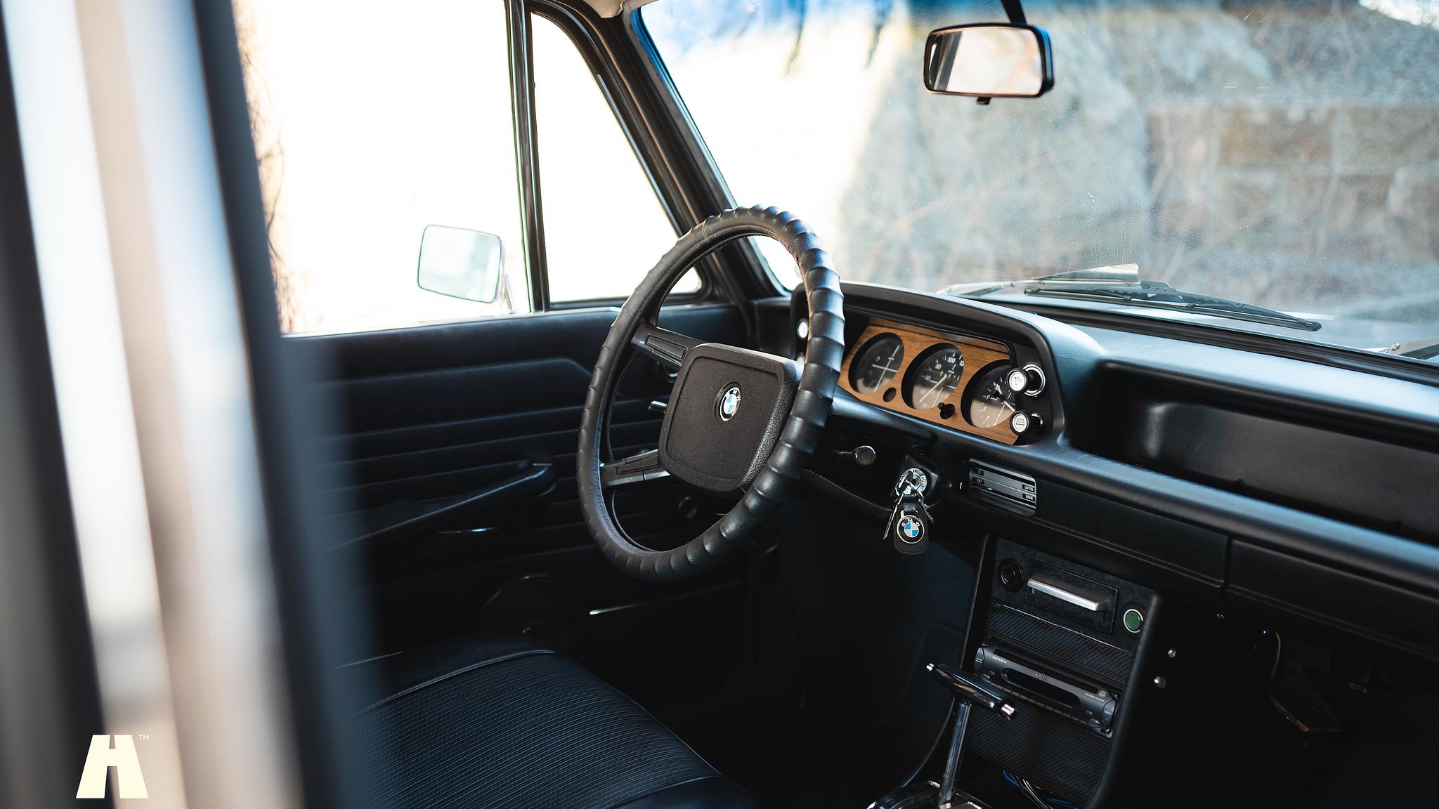 Innenraumfoto von 1974 BMW 2002