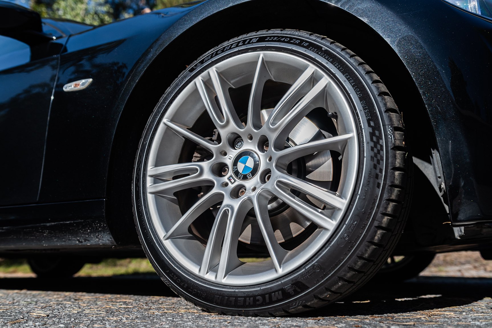Exterior image of 2009 BMW 325Xi
