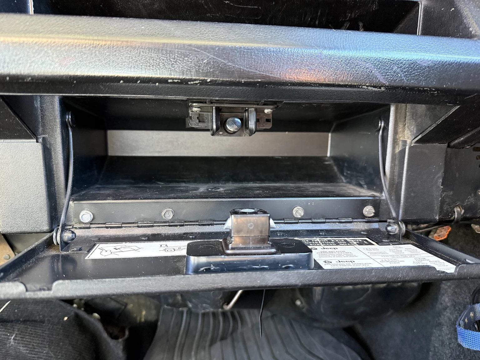 Exterior image of 1990 Jeep Wrangler Islander (88)