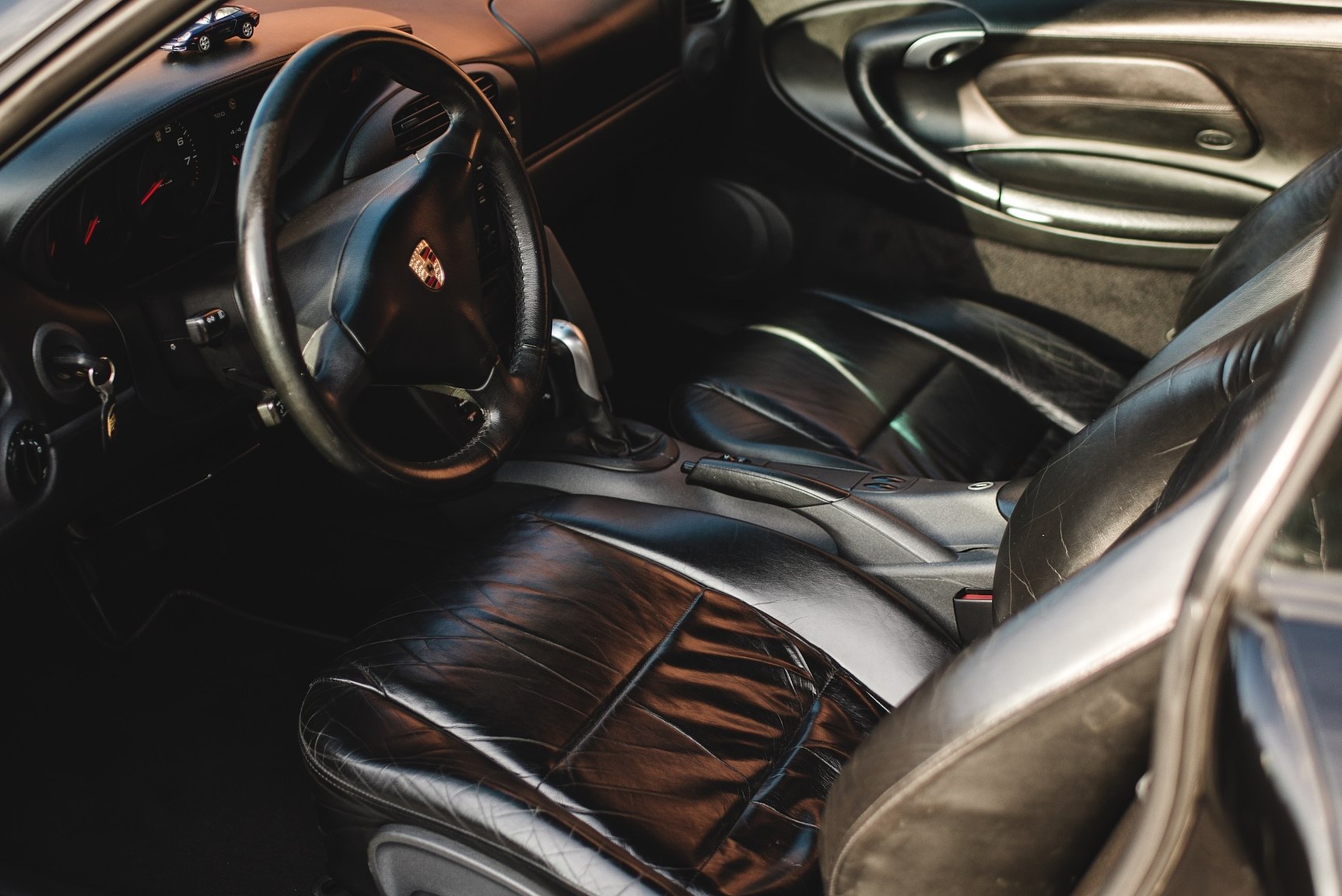 Interior image of 1998 Porsche 996 Carrera 