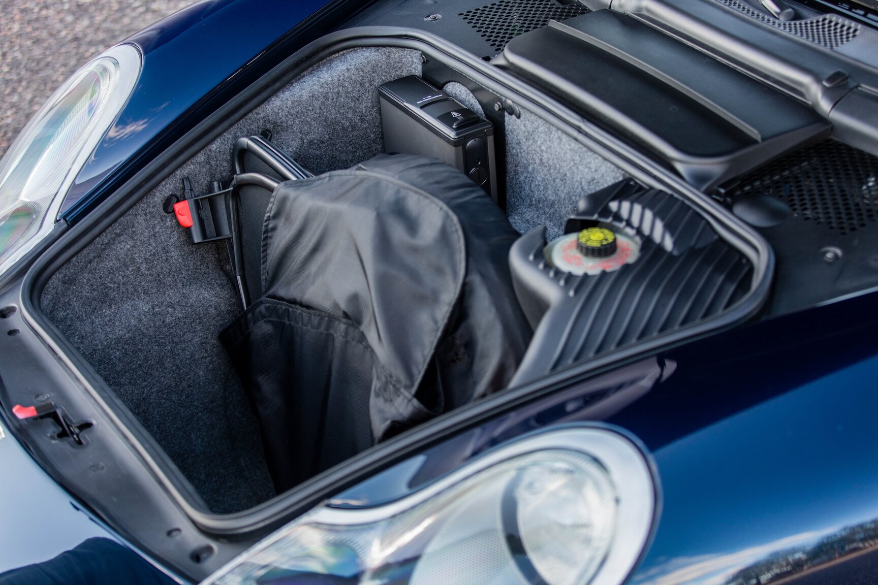 Innenraumfoto von 1999 Porsche 911 Carrera Cabriolet