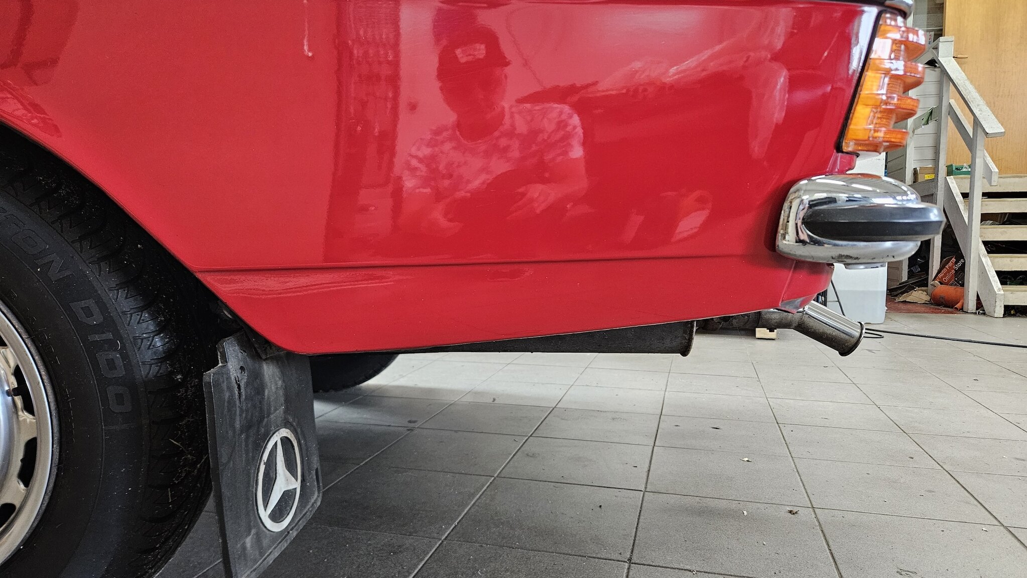 Exteriörbild på 1975 Mercedes-Benz 200