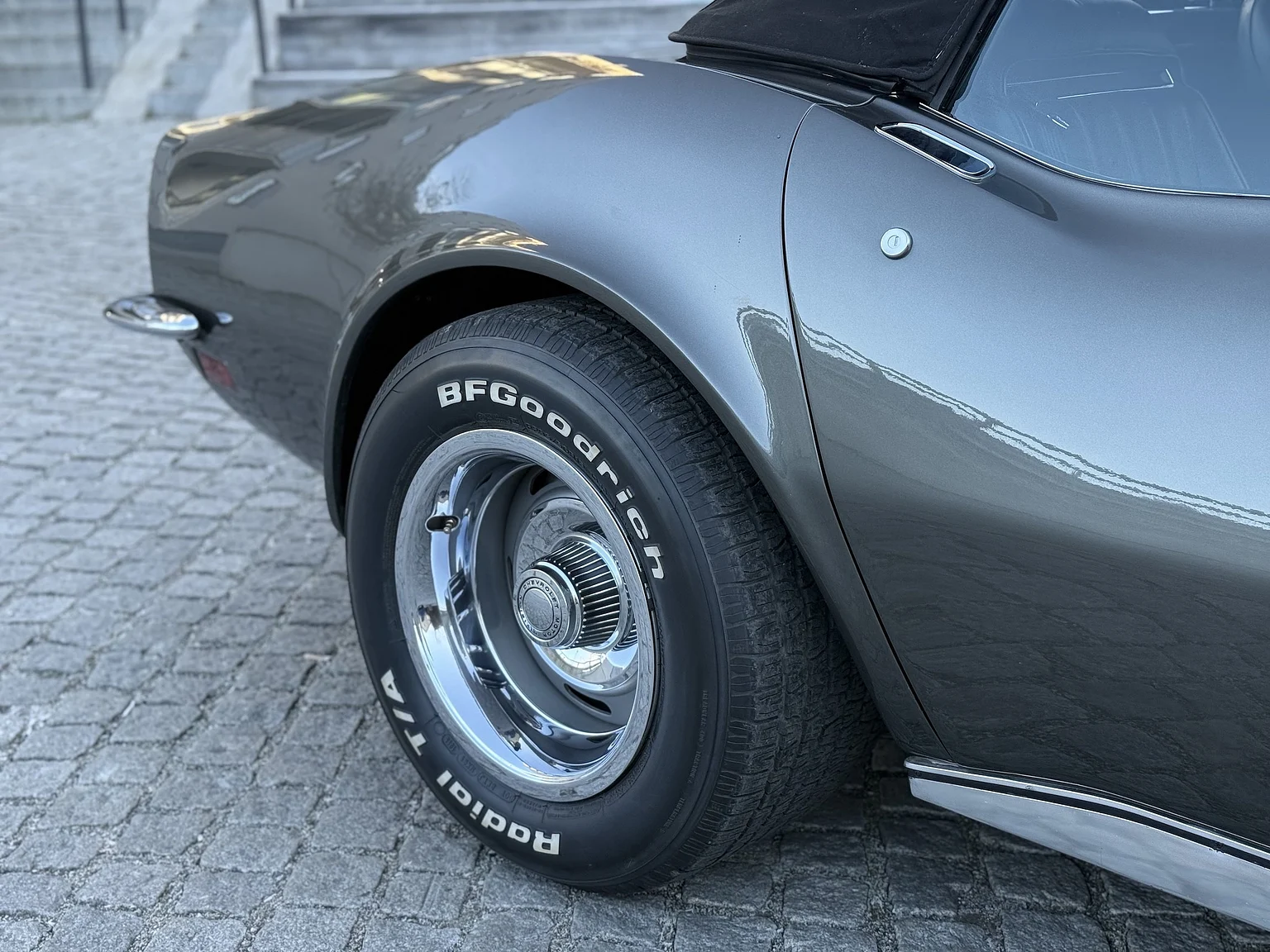 Aussenfoto 1971 Chevrolet Corvette Stingray Special 598 cui V8 795 hk (47)