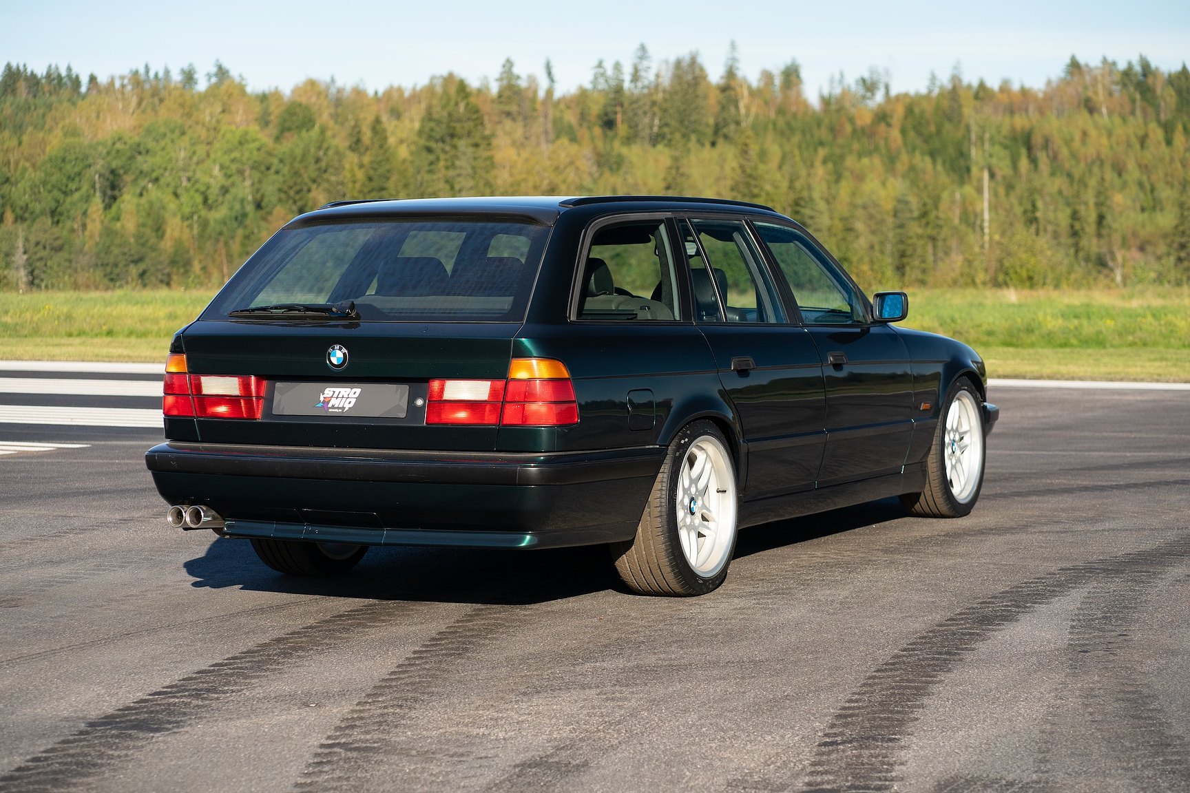 Exterior image of 1995 BMW 540i Touring - NO RESERVE (9)