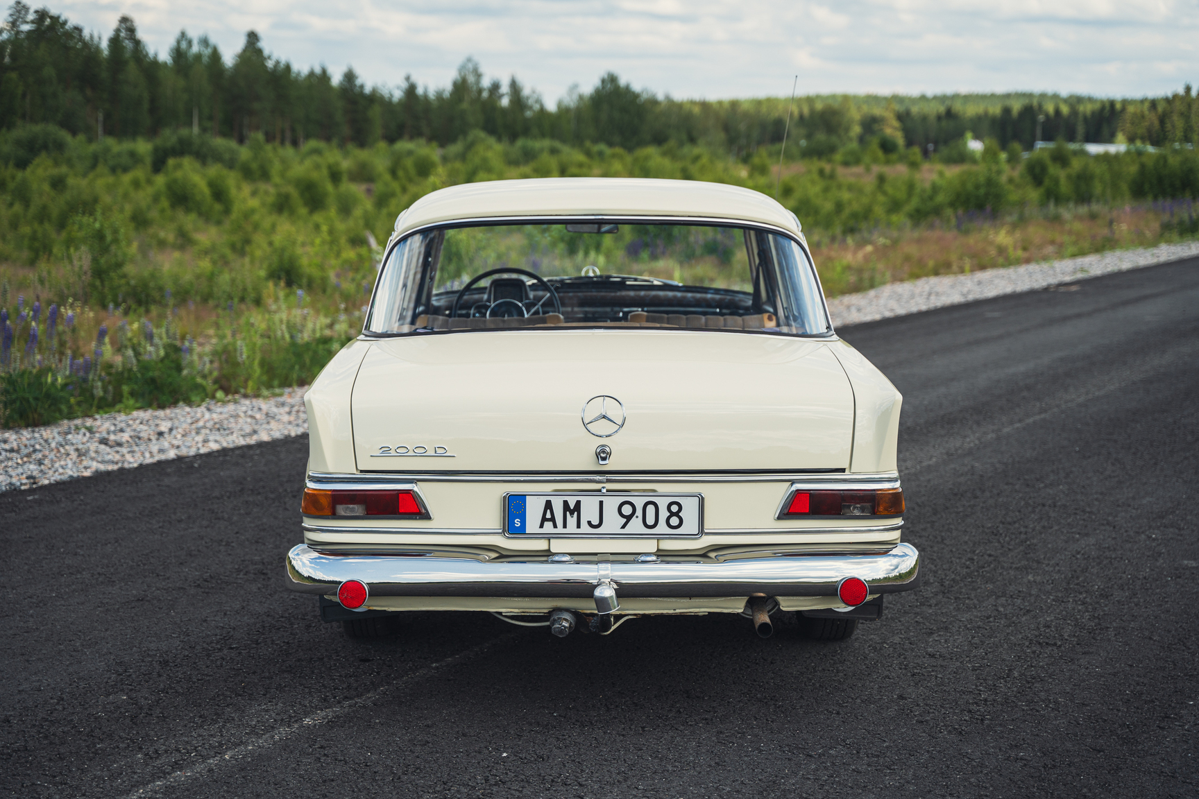 Aussenfoto 1966 Mercedes-Benz 200 D "Heckflosse"