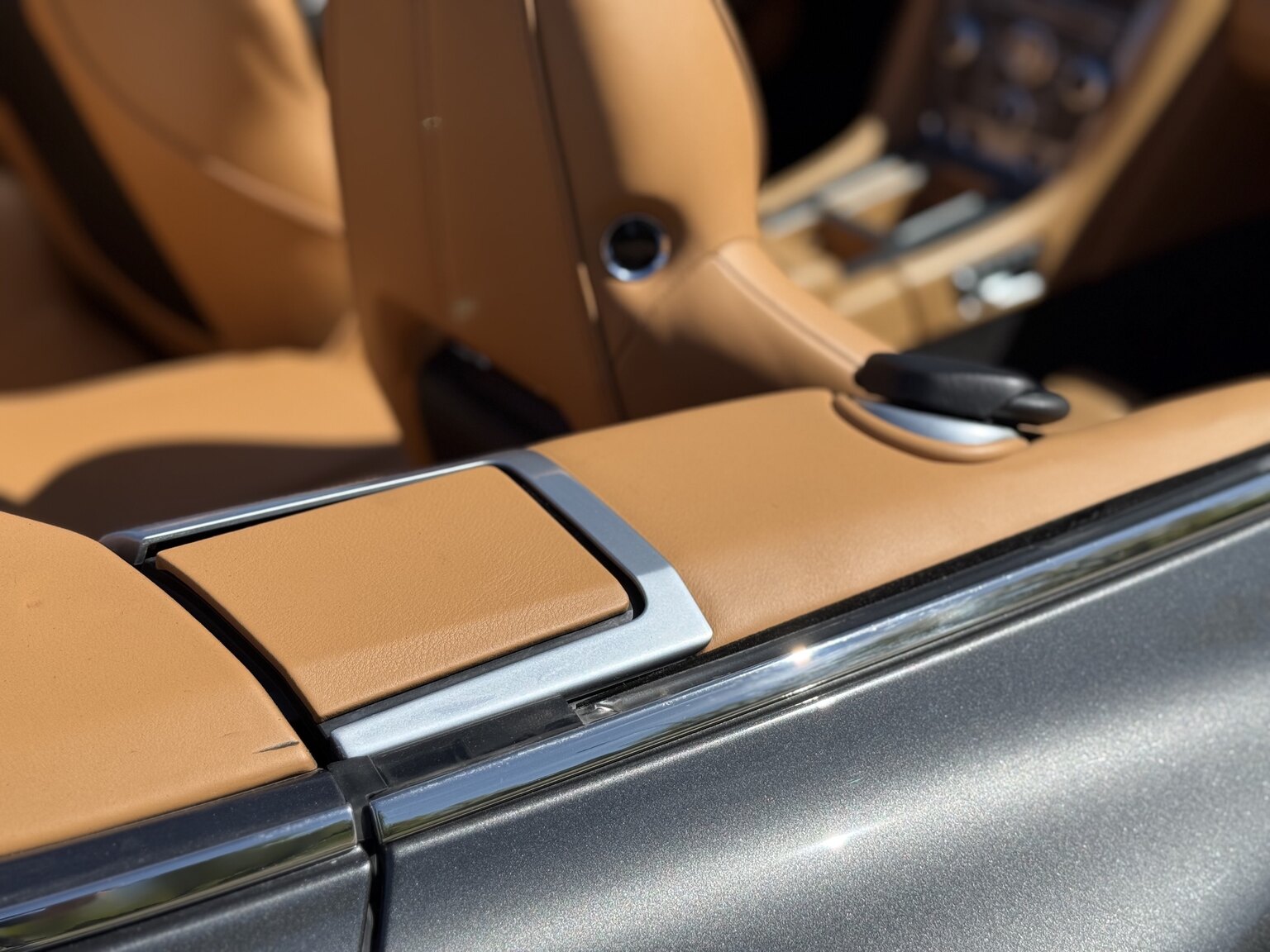 Interiörbild 2015 Aston Martin DB9 Volante