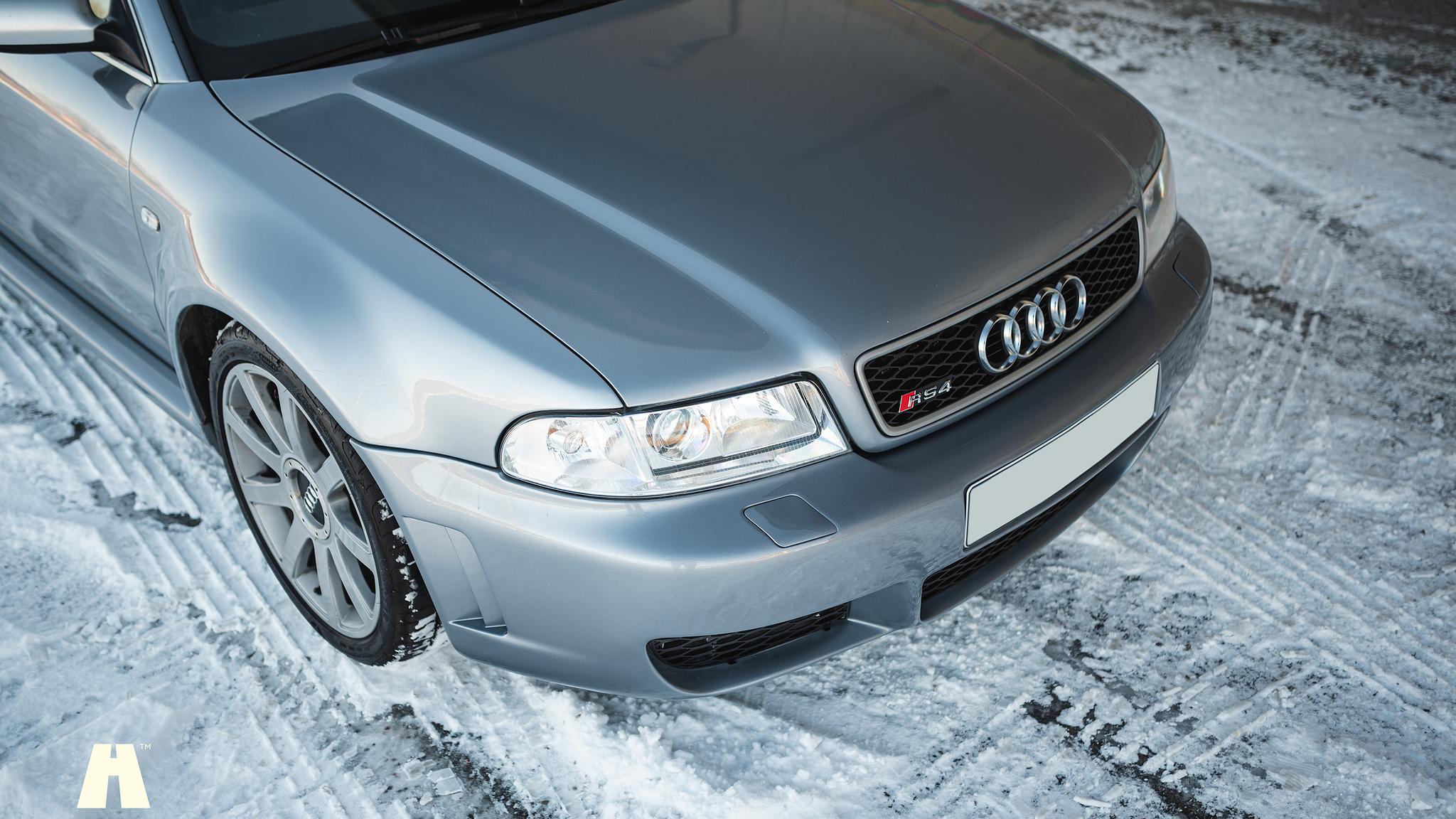 Exteriörbild på 2001 Audi RS4 B5 (14)