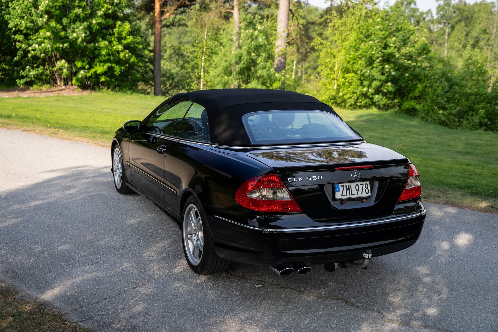 Exterior image of 2009 Mercedes-Benz CLK 550