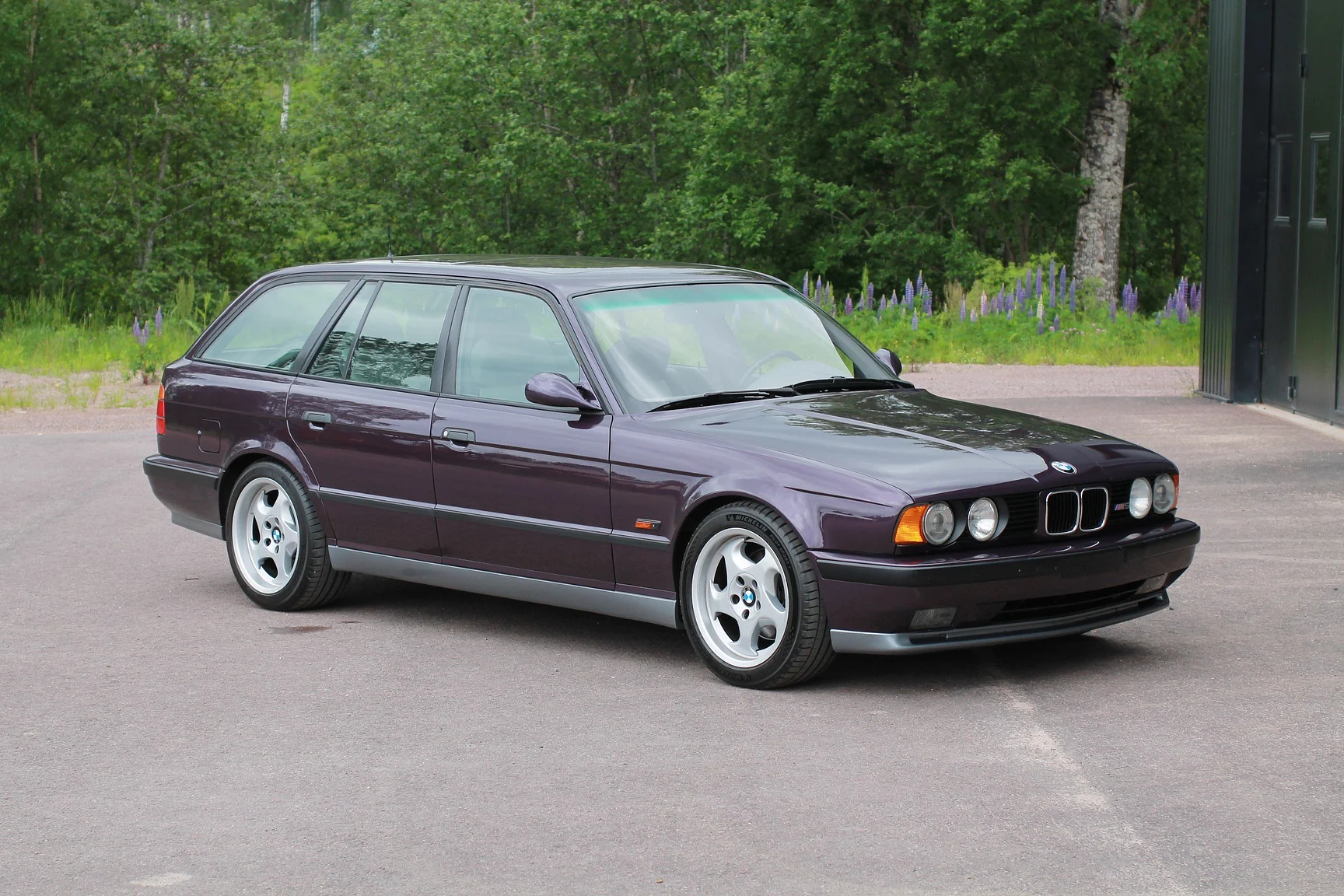 Exteriörbild på 1993 BMW M5 Touring 3.8 Manual (26)