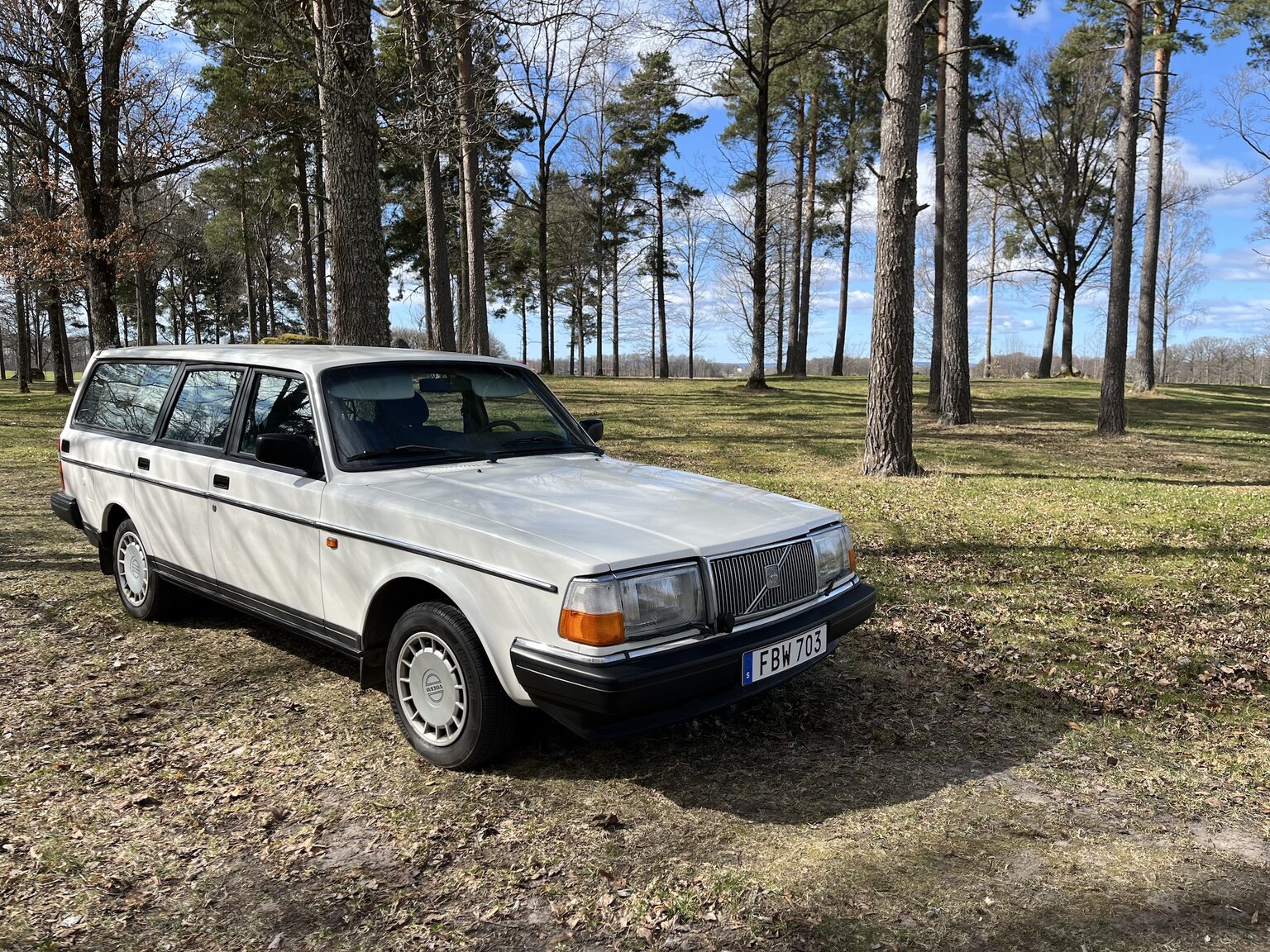 Exterior image of 1993 Volvo 245 GL