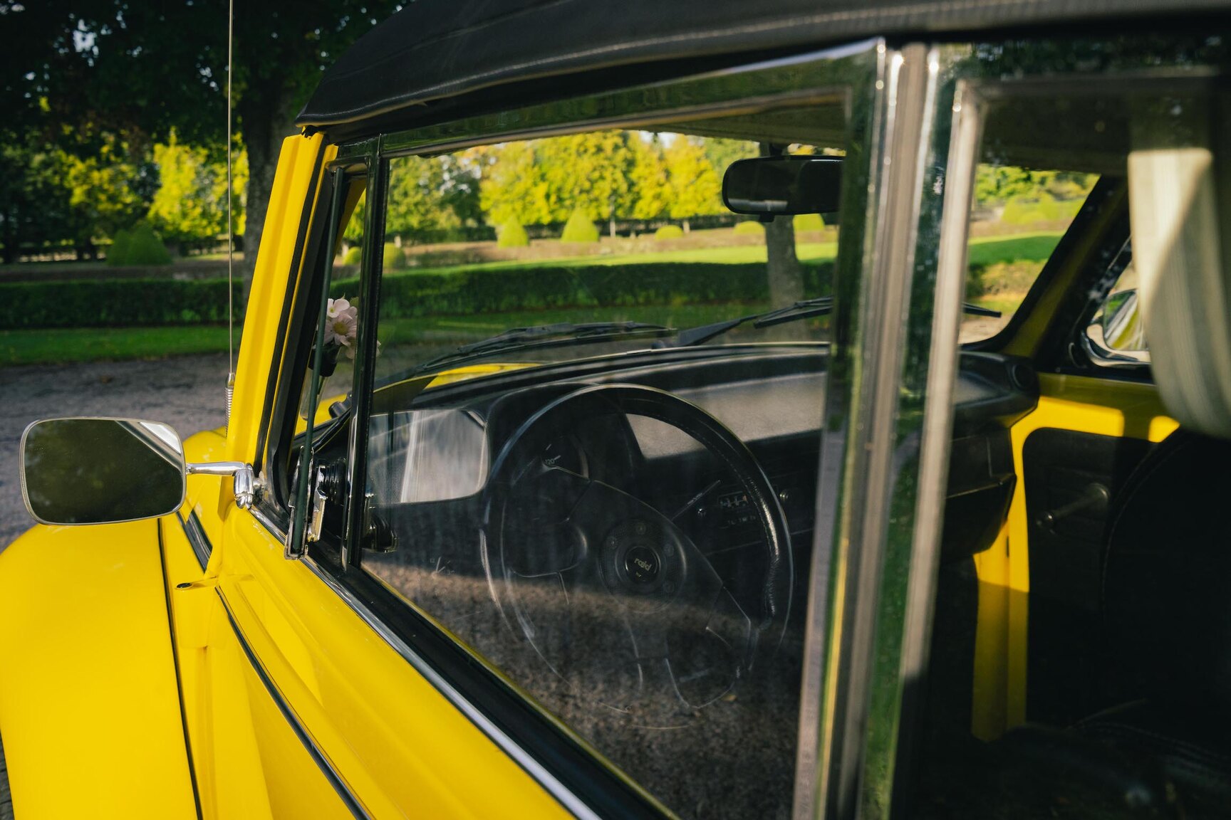 Aussenfoto 1973 Volkswagen Bubbla Karmann 1303 LS (62)