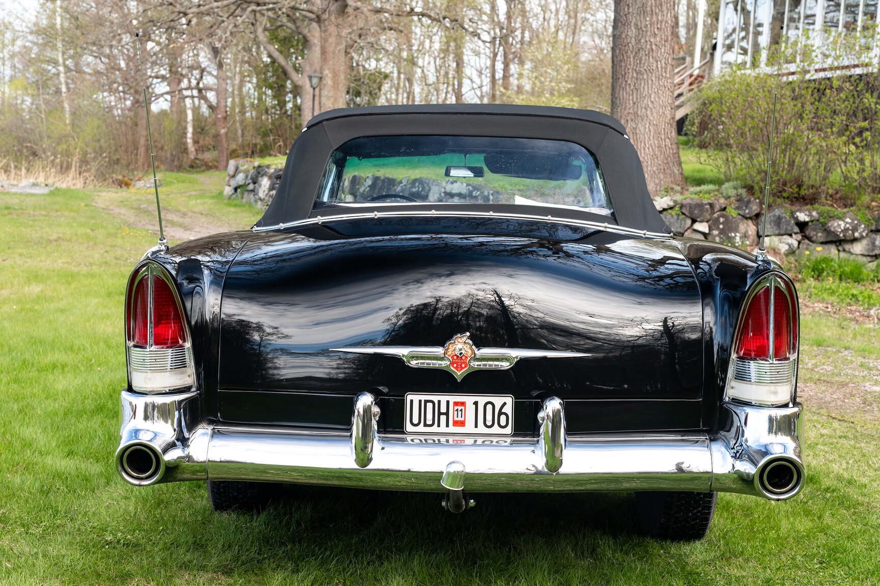 Exterior image of 1955 Packard Caribbean Cabriolet  (9)