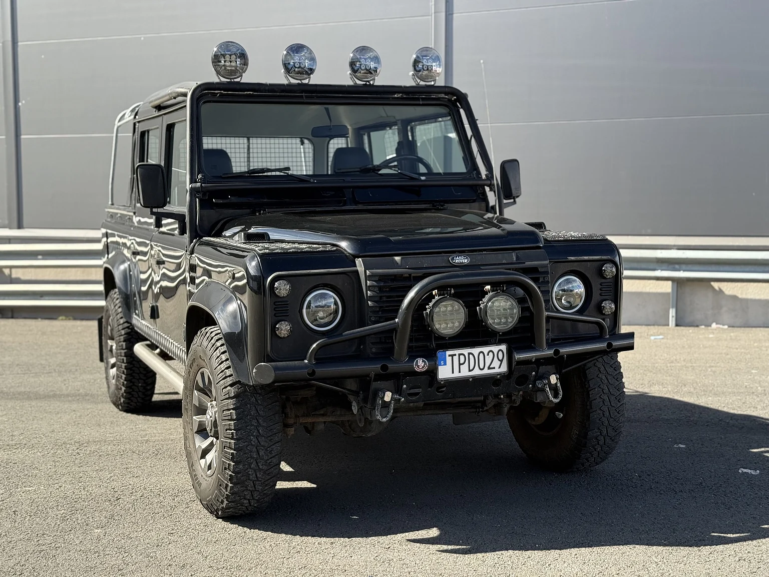 Exterior image of 2000 Land Rover Defender 110 Tomb Raider (3)