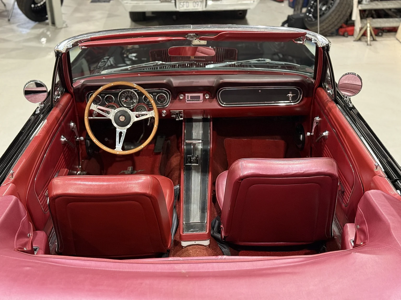 Exteriörbild på 1966 Ford Mustang Convertible (48)