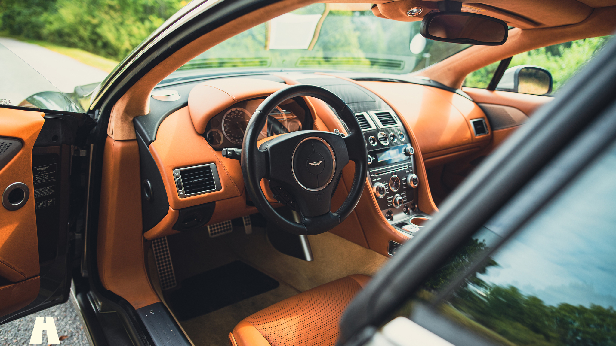 Innenraumfoto von 2014 Aston Martin Rapide S