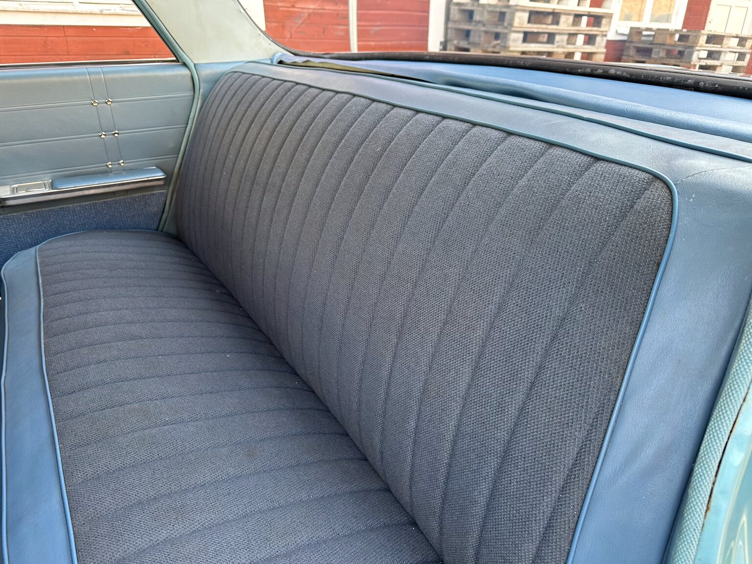 Innenraumfoto von 1963 Chevrolet Impala Sedan (21)