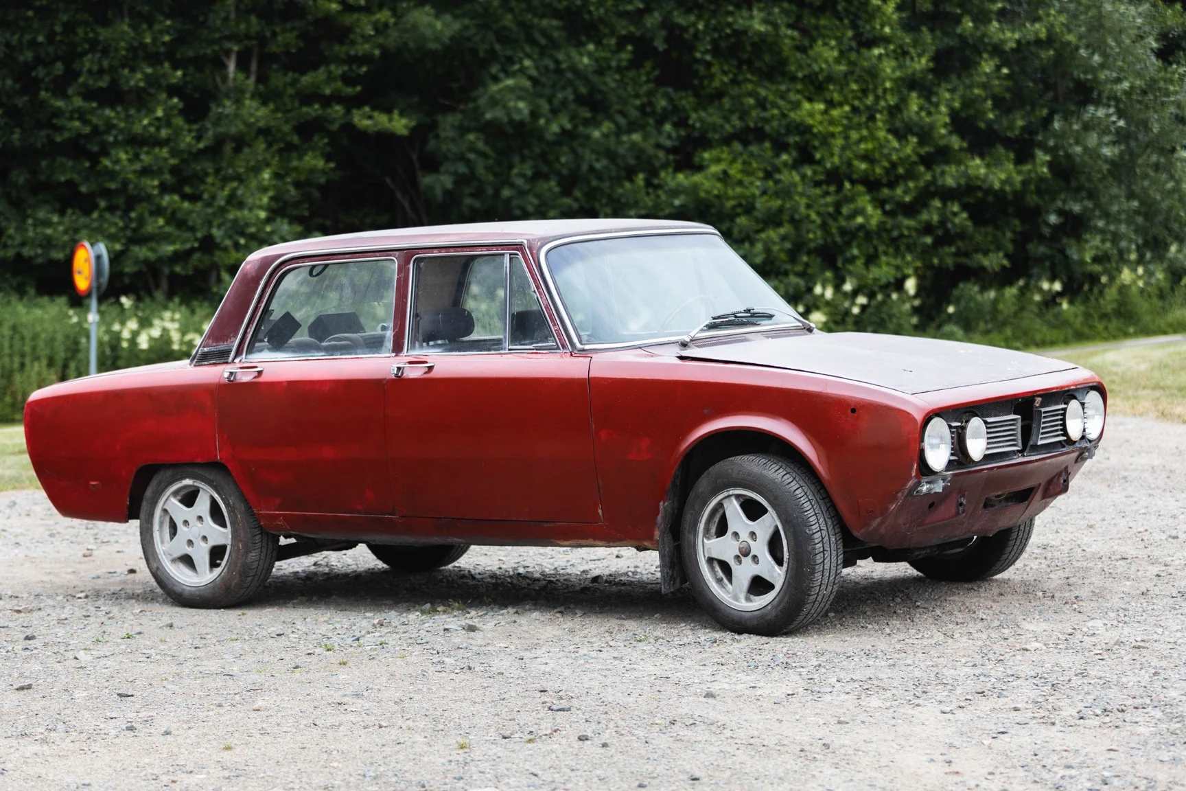 Exteriörbild på 1970 Alfa Romeo 1750 Berlina (10)