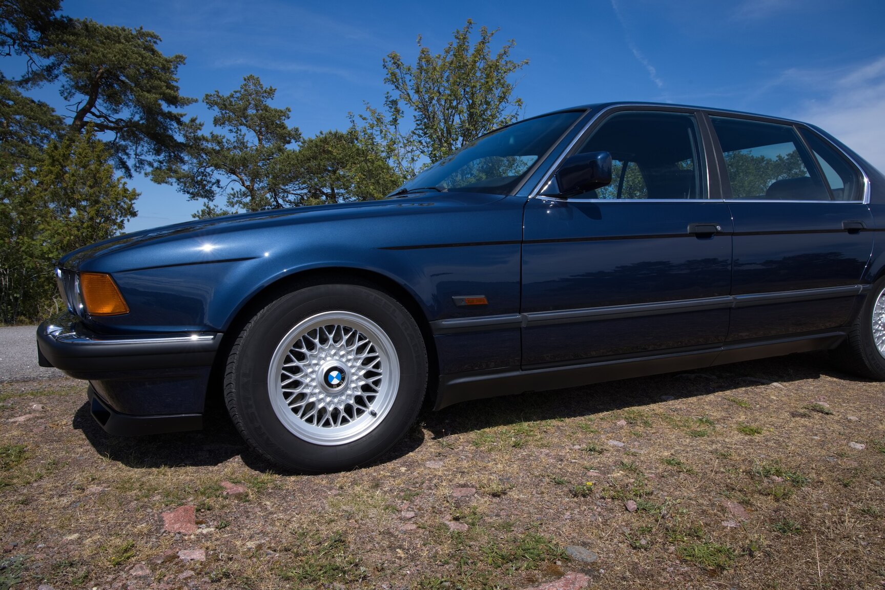 Exterior image of 1990 BMW 750 IAL Highline