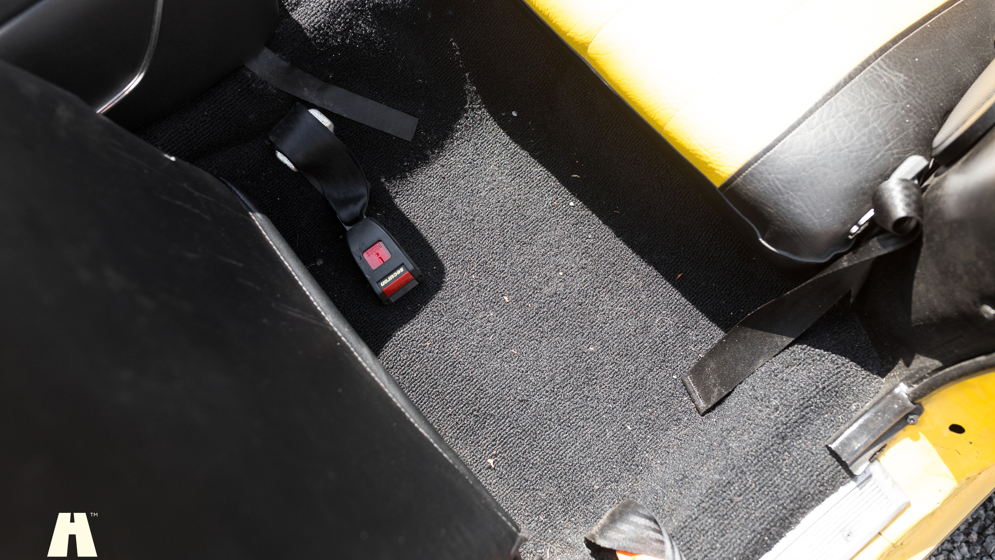 Interior image of 1971 Ford Mustang 429 Cabriolet (58)