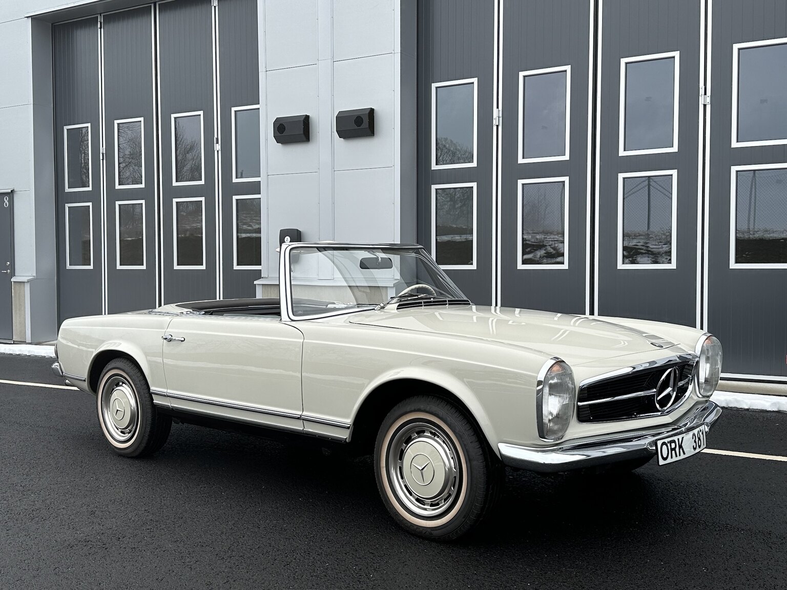 Aussenfoto 1968 Mercedes Benz SL 280 Pagoda