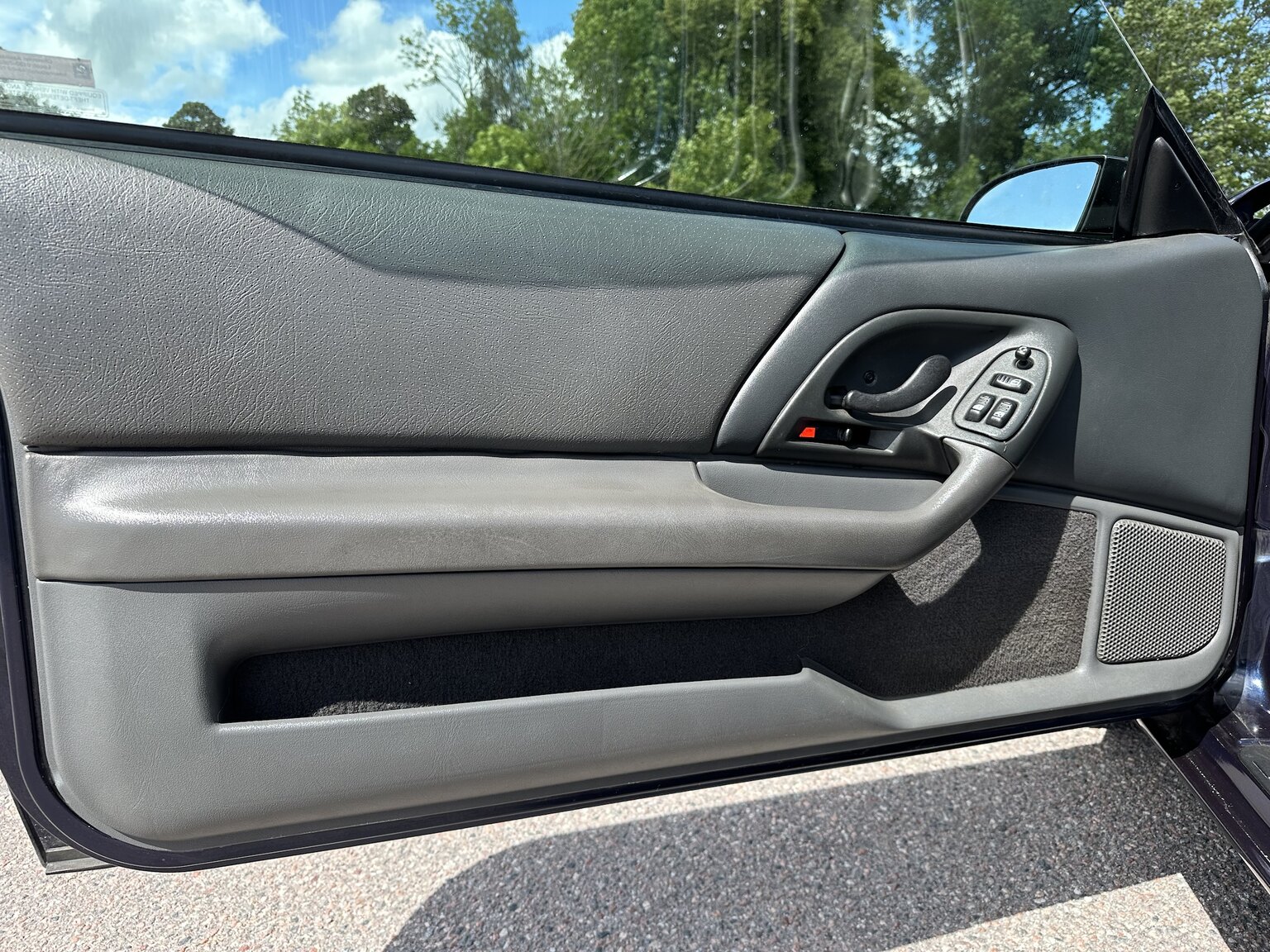 Innenraumfoto von 1999 Chevrolet Camaro Z28