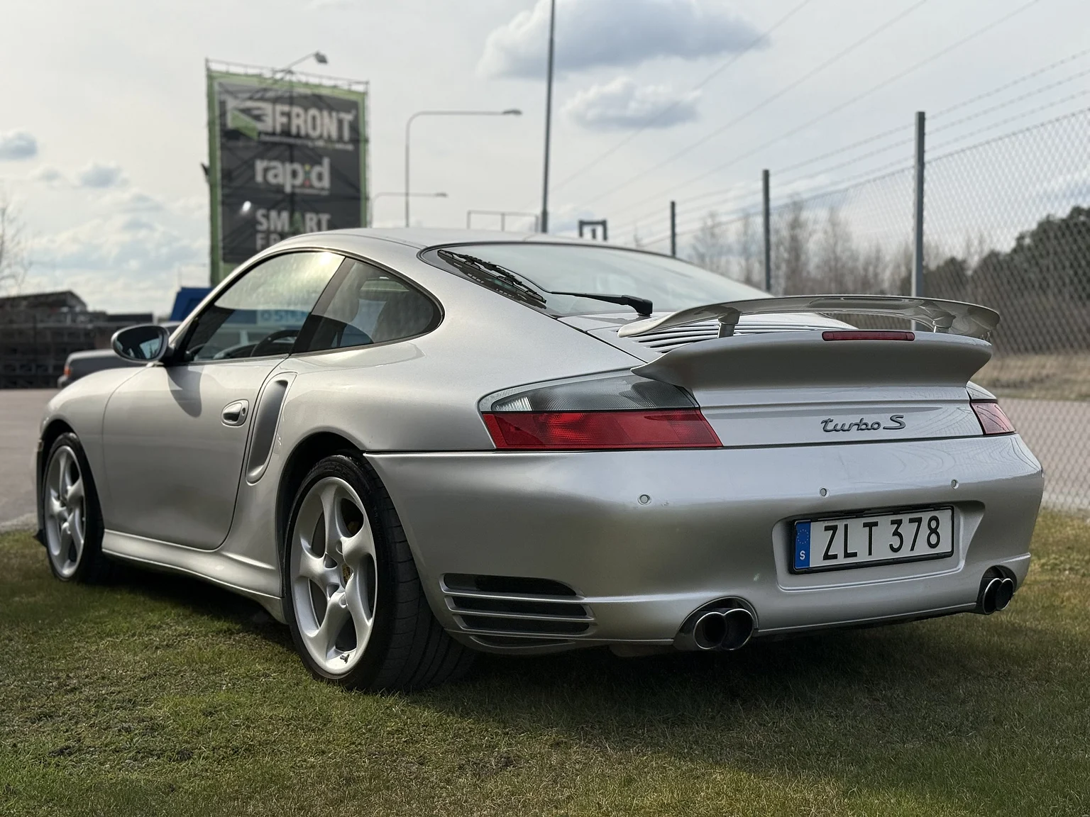 Exteriörbild på 2005 Porsche 996 Turbo S (11)