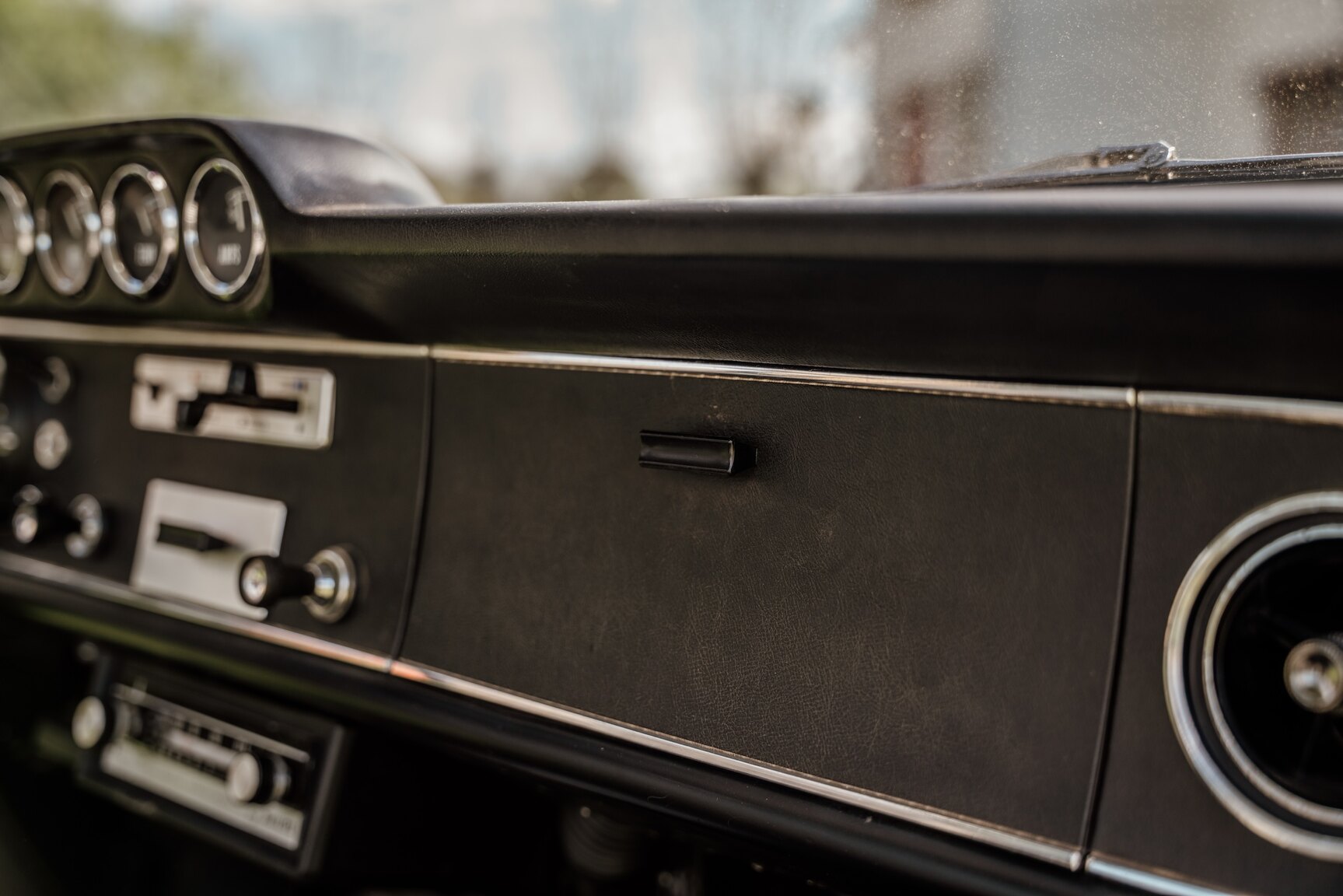 Interior image of 1968 Ford Cortina Lotus (21)
