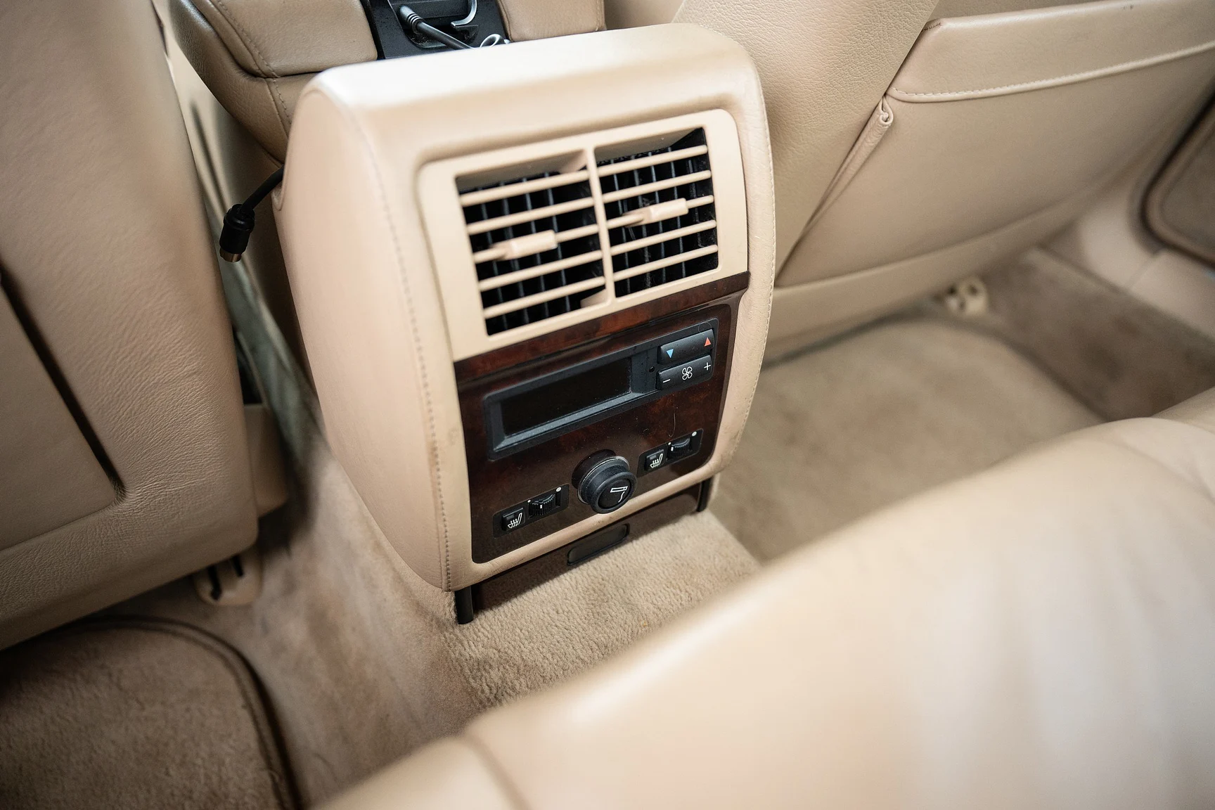 Interiörbild 1996 BMW 740 iA - NO RESERVE (28)