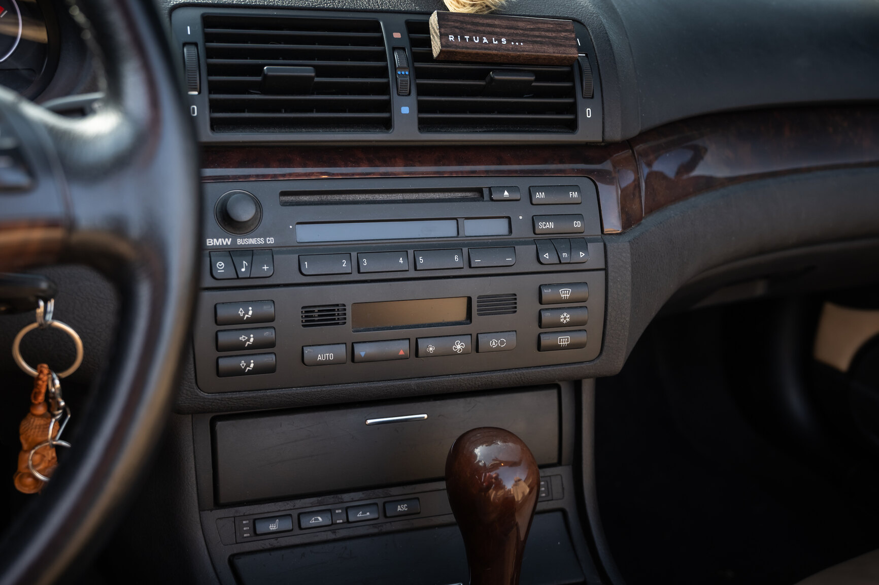 Interiörbild 2001 BMW 330Ci