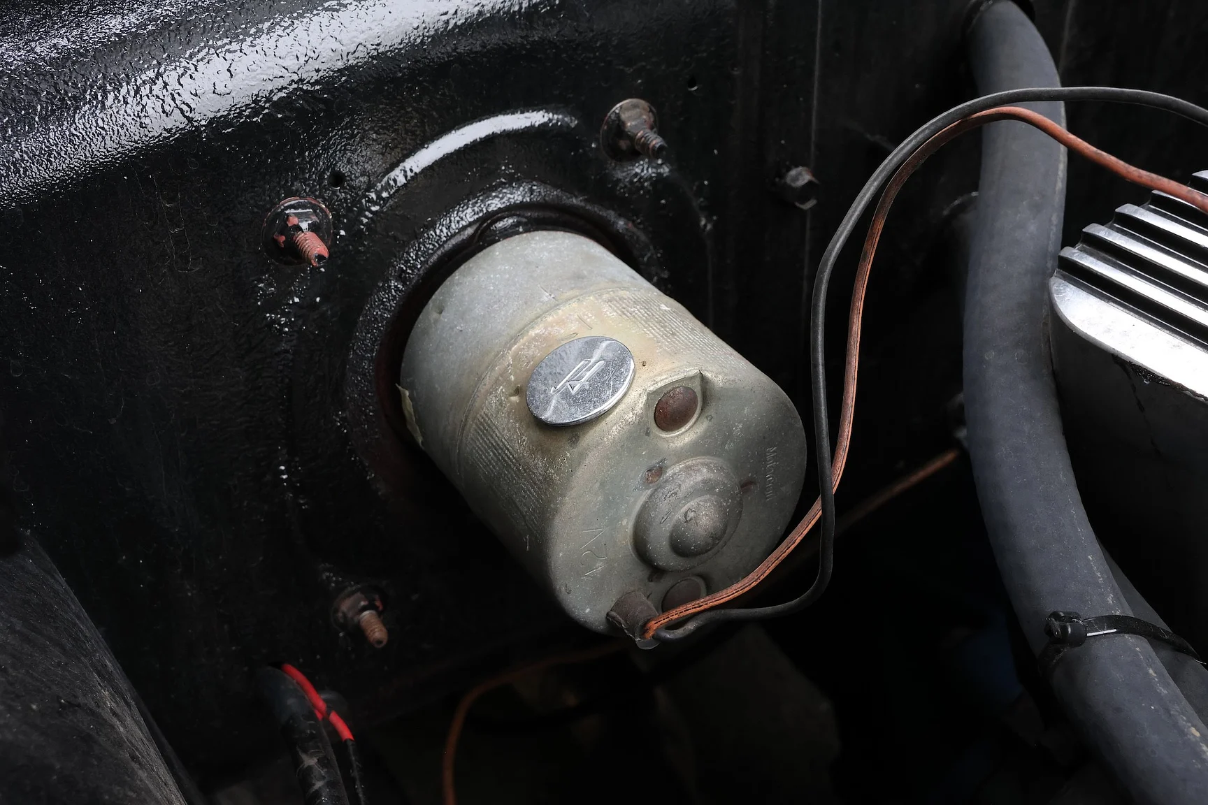 Image of 1965 Ford Mustang Fastback Restomod (18) mechanics