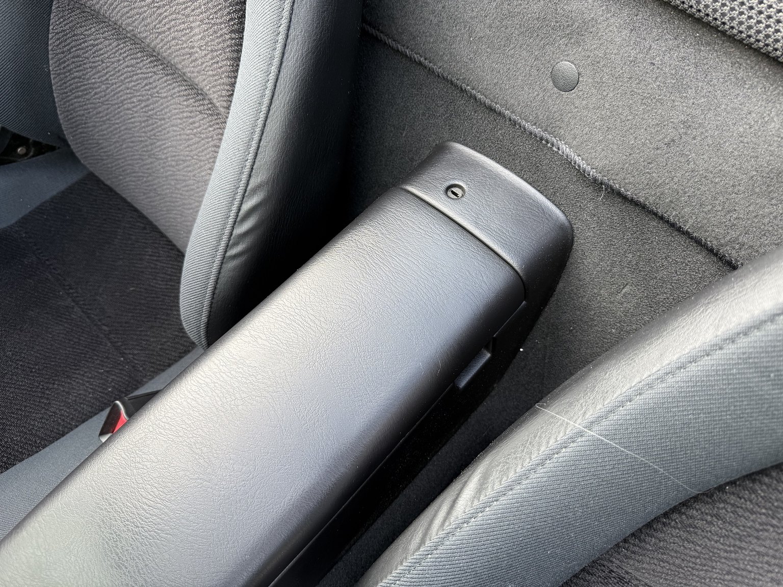 Interior image of 1999 Mazda MX-5