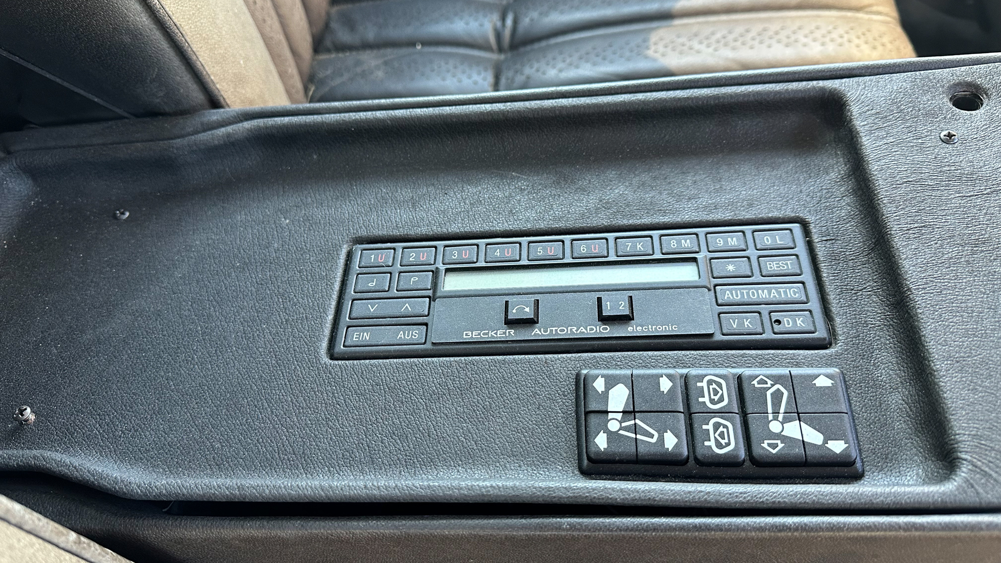 Interiörbild 1984 BMW 745i Executive Automat