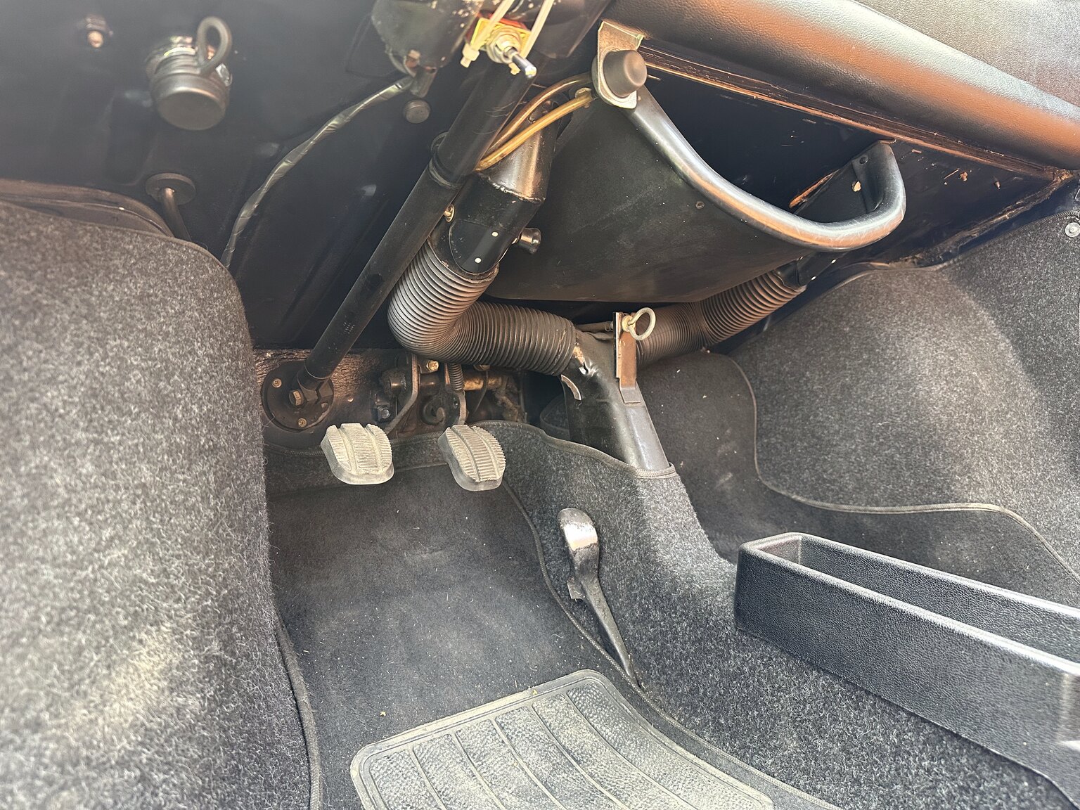 Interior image of 1971 Fiat 500 L (8)