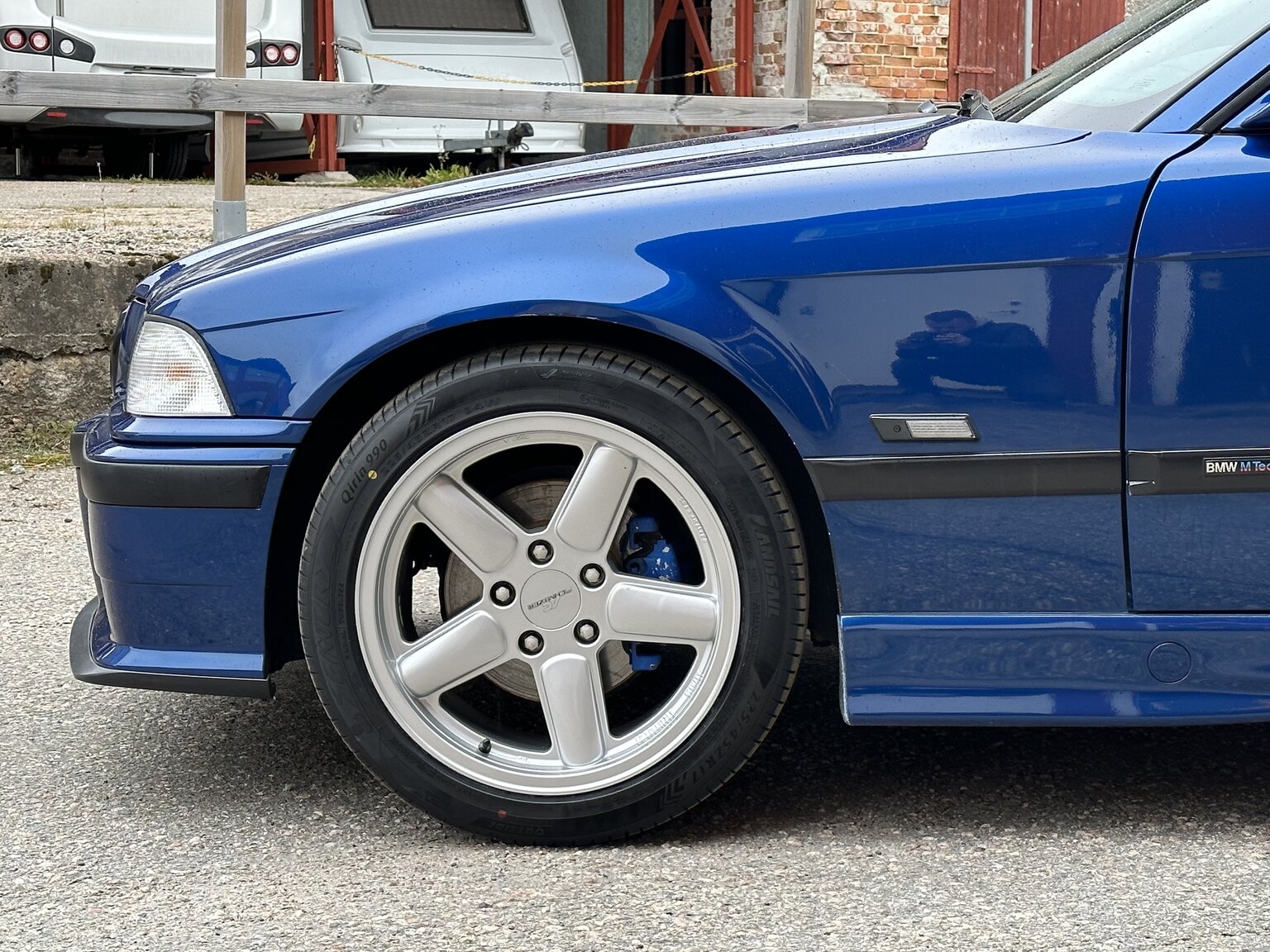 Exteriörbild på 1996 BMW 328i Coupé E36 M-Sport
