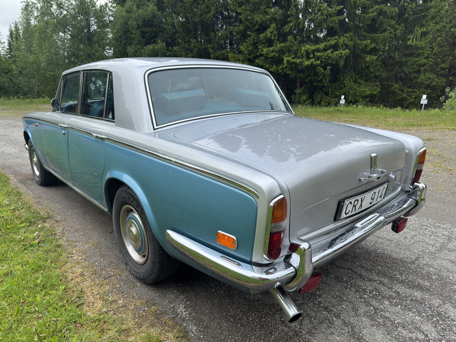 Exterior image of 1976 Rolls-Royce Silver Shadow