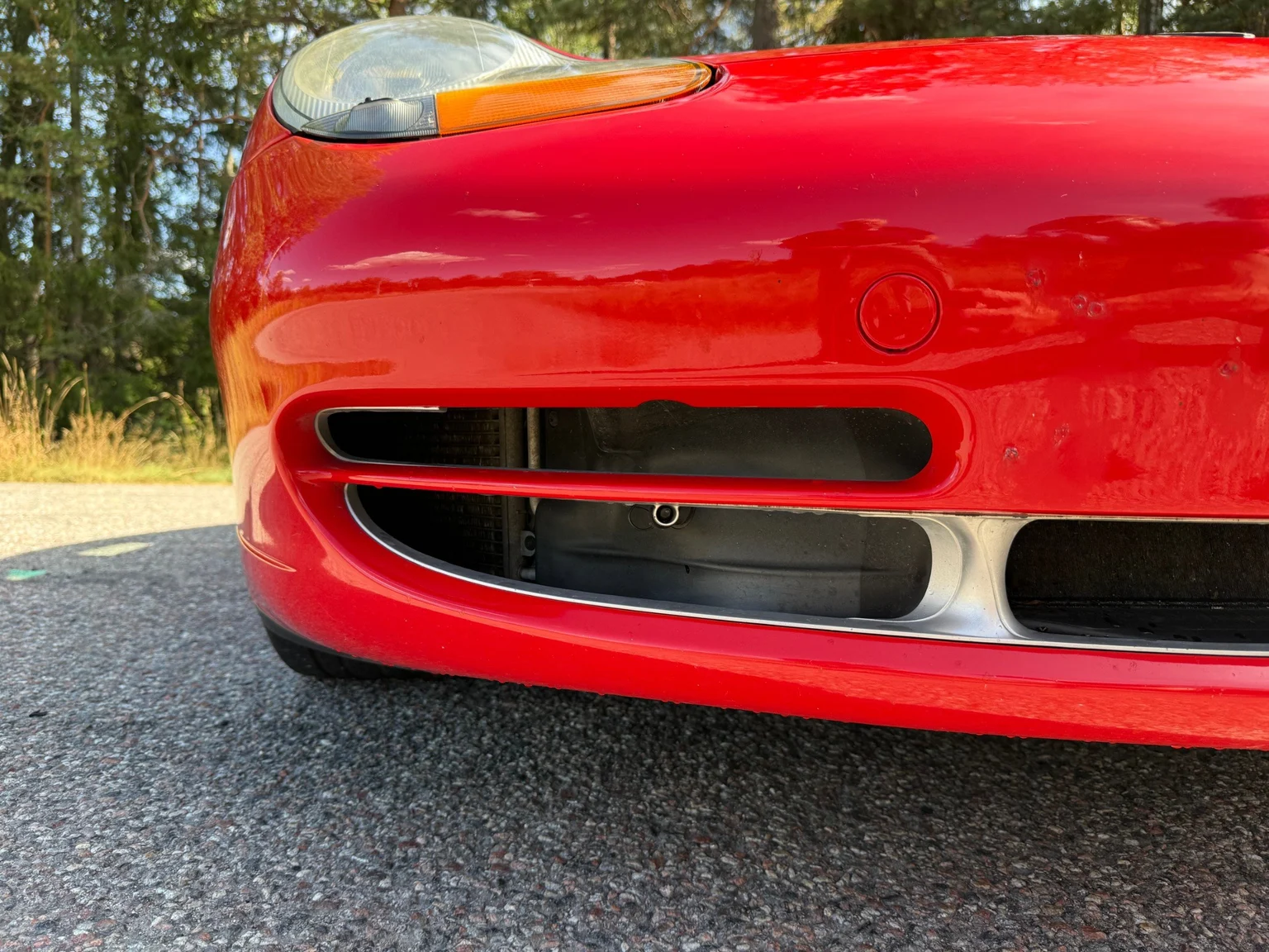 Exterior image of 1998 Porsche 911 Carrera (57)