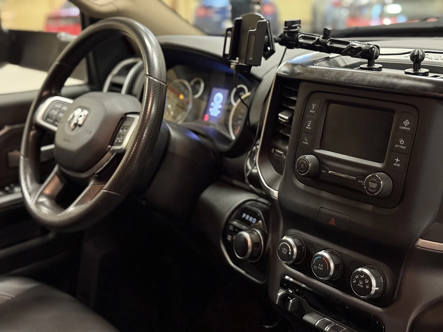 Interiörbild 2020 Dodge Ram 2500 Overland (40)