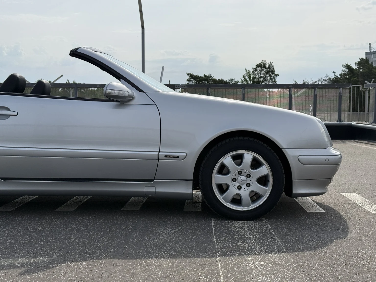 Aussenfoto 2001 MERCEDES-BENZ CLK 230 Kompressor Cabriolet (6)