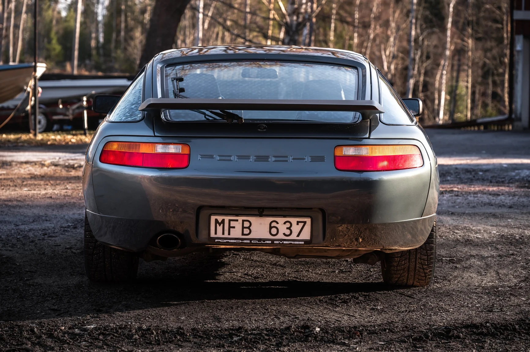 Exteriörbild på 1988 Porsche 928 S4 (9)