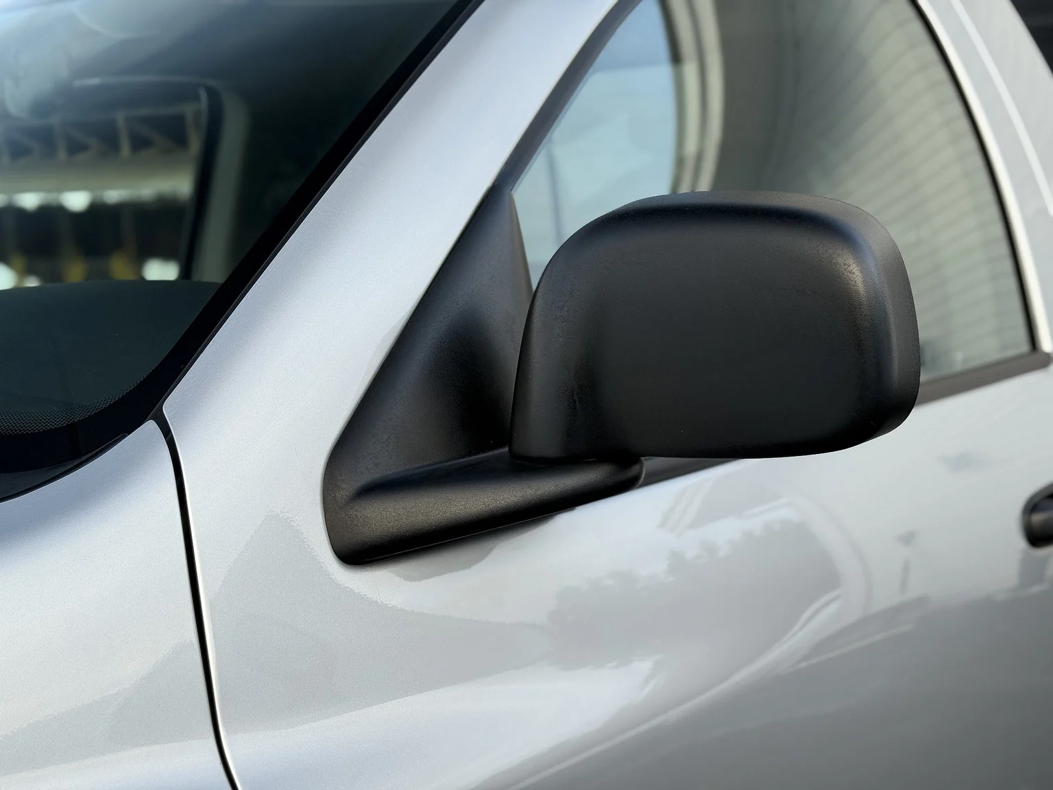 Exterior image of 2005 Dodge RAM SRT-10 Regular Cab Manual  (51)