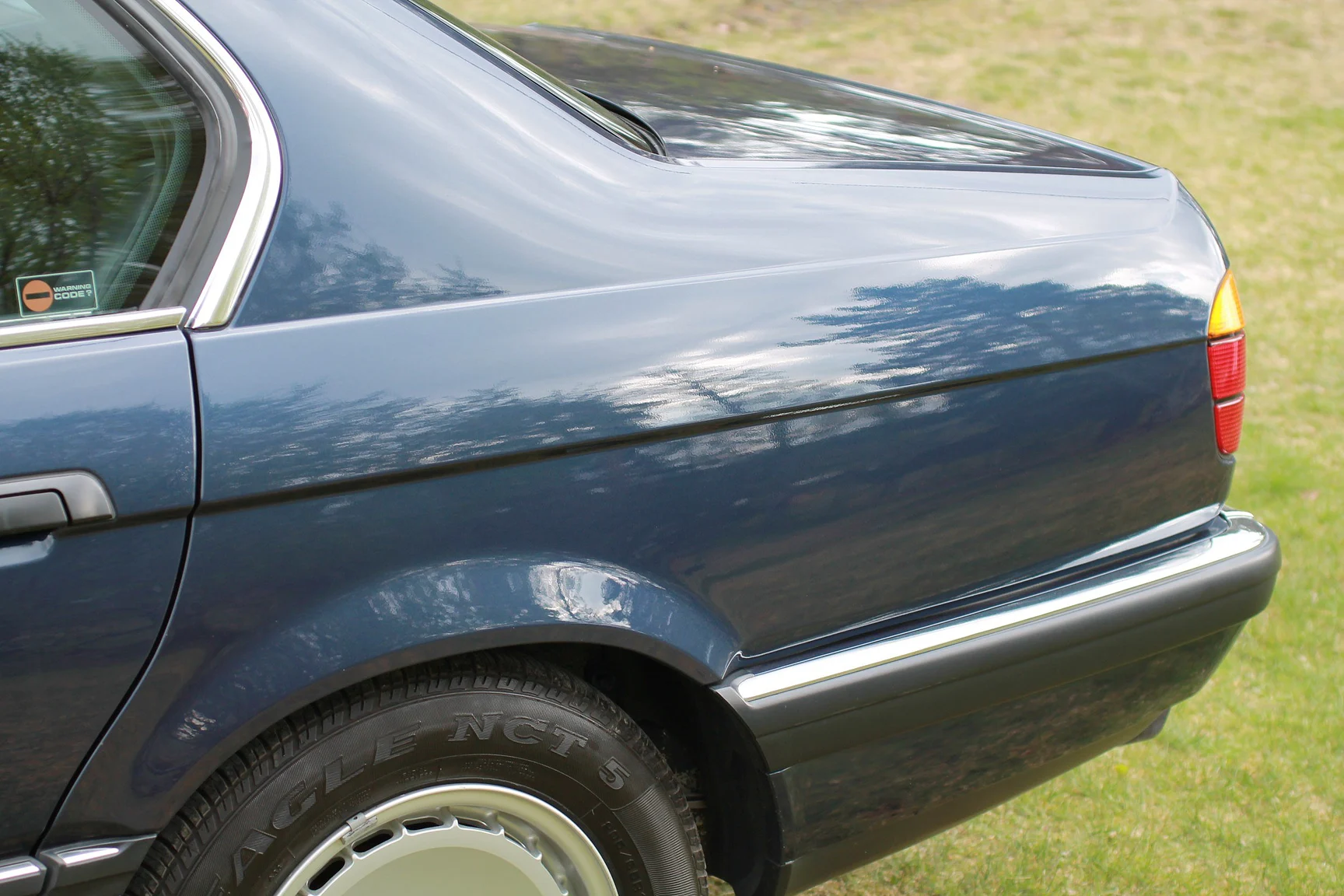 Exteriörbild på 1989 BMW 750iA (57)
