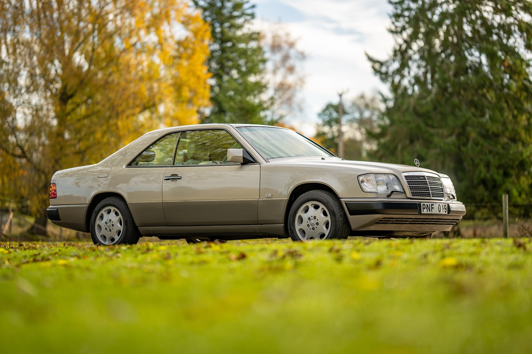 Exteriörbild på 1992 Mercedes-Benz 300 CE-24