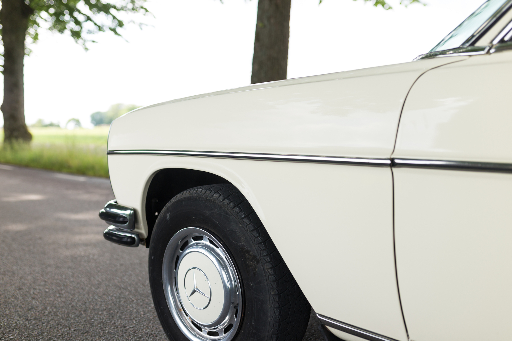 Exteriörbild på 1971 Mercedes 250 C