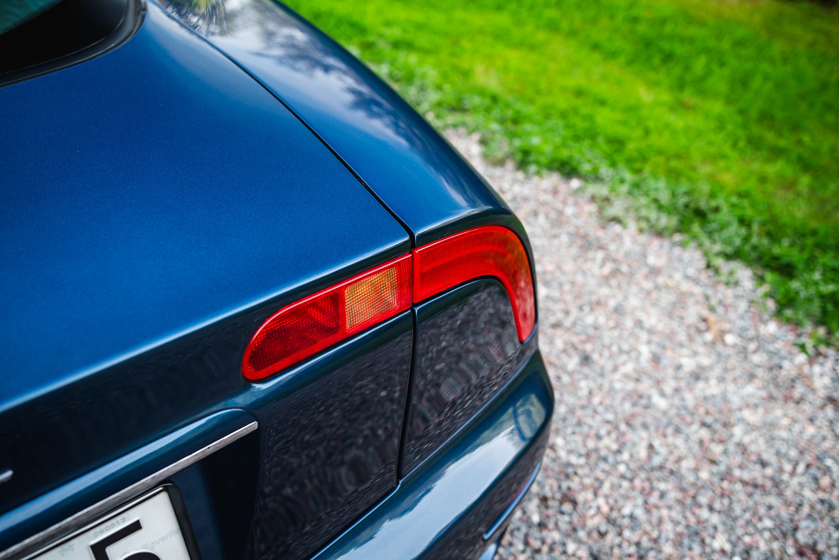 Exterior image of 2000 Maserati 3200 GT
