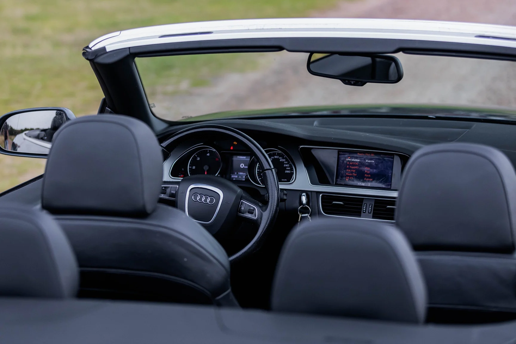 Interiörbild 2010 Audi A5 Cabriolet (1)